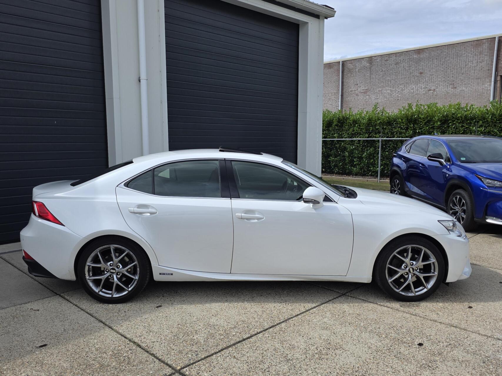 Foto van Lexus Lexus Is300h