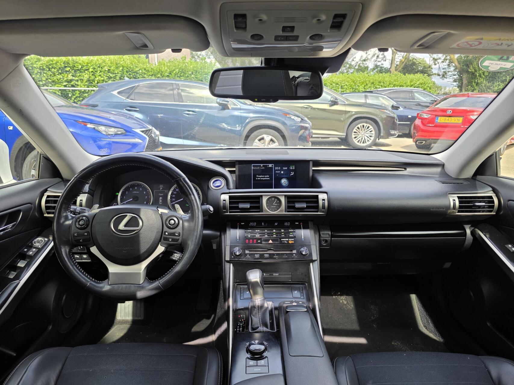Foto van Lexus Lexus Is300h
