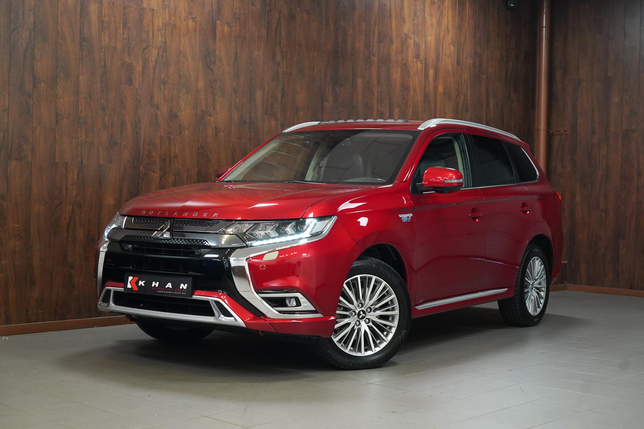 Mitsubishi Mitsubishi Outlander 2.4 PHEV Intense+ 2020 - voorkant