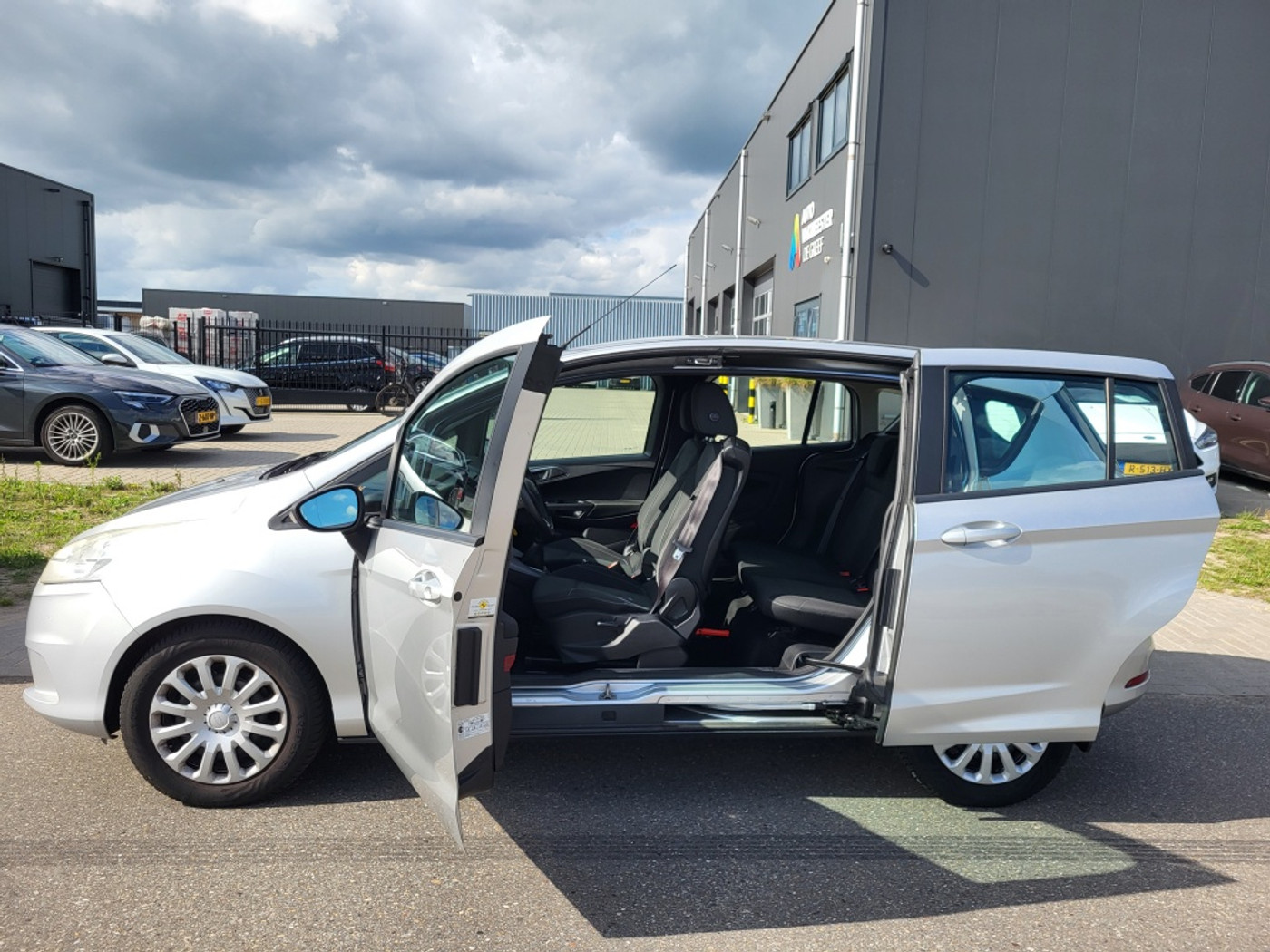 Foto van Ford B-max