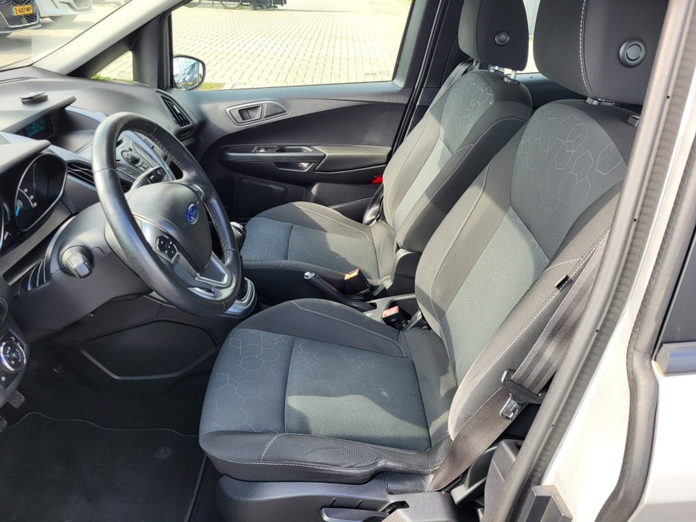 Foto van Ford B-max