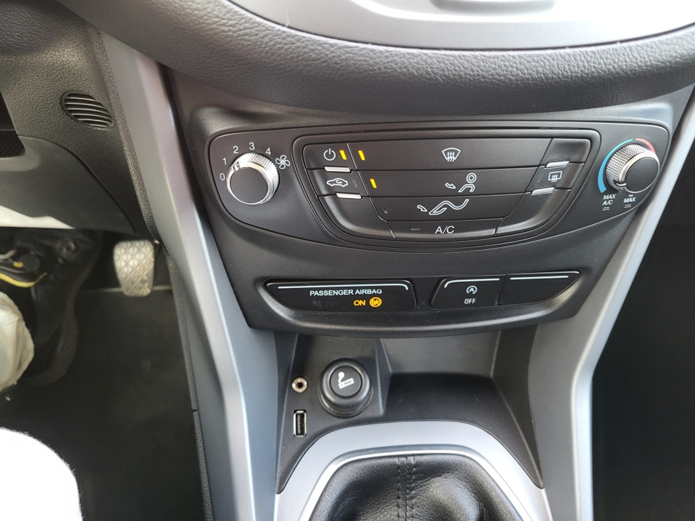 Foto van Ford B-max