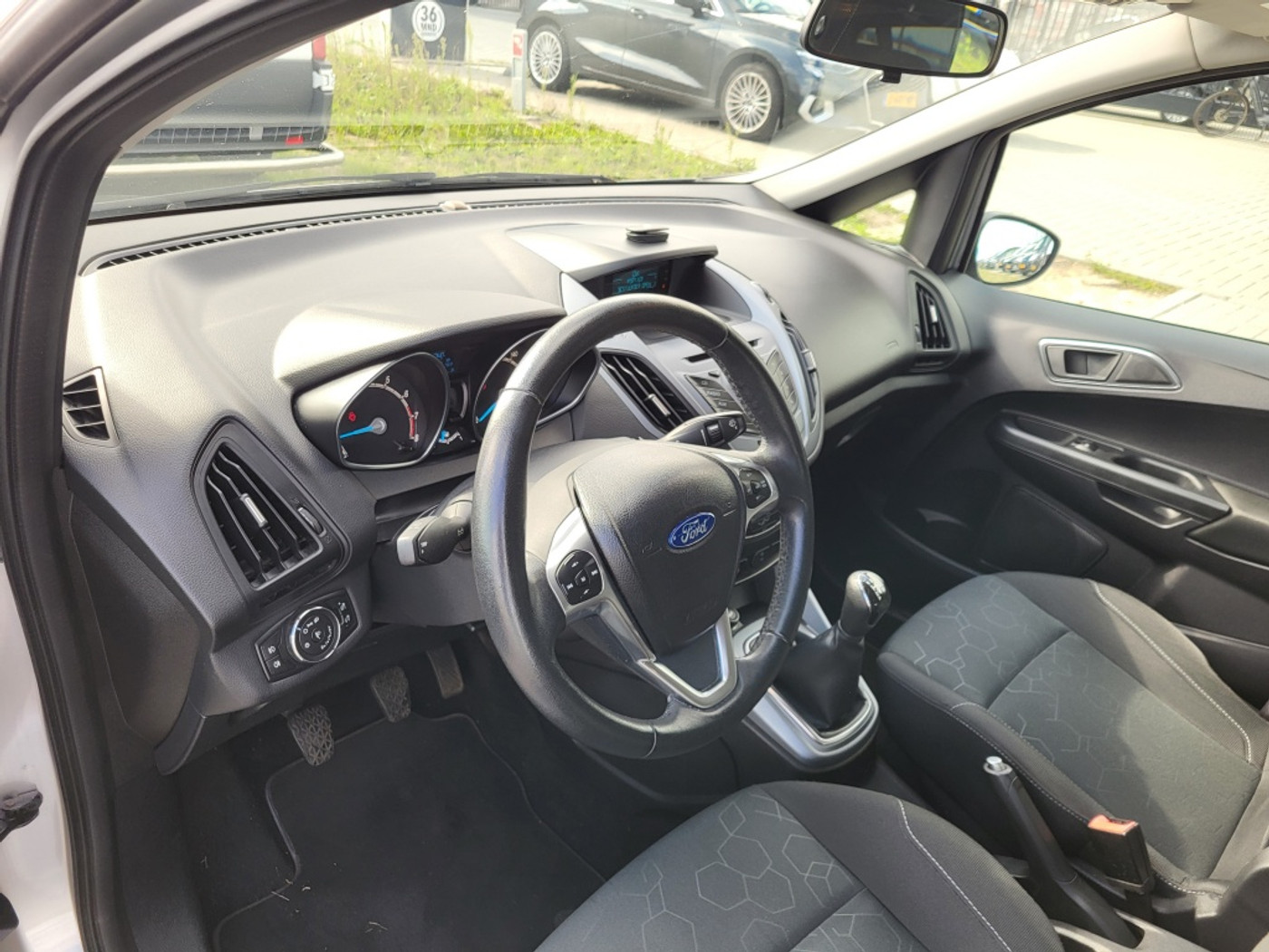 Foto van Ford B-max