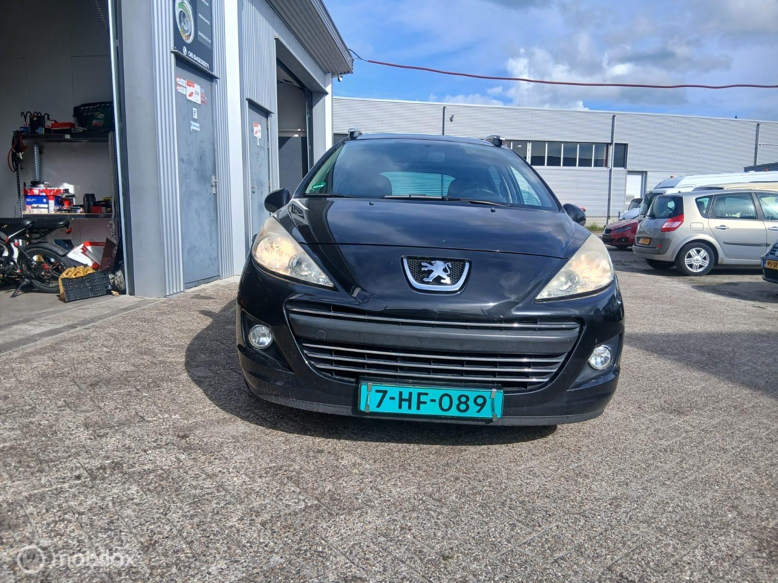 Peugeot 207 1.4 VTi X-line - 5 maanden APK 2010 - voorkant