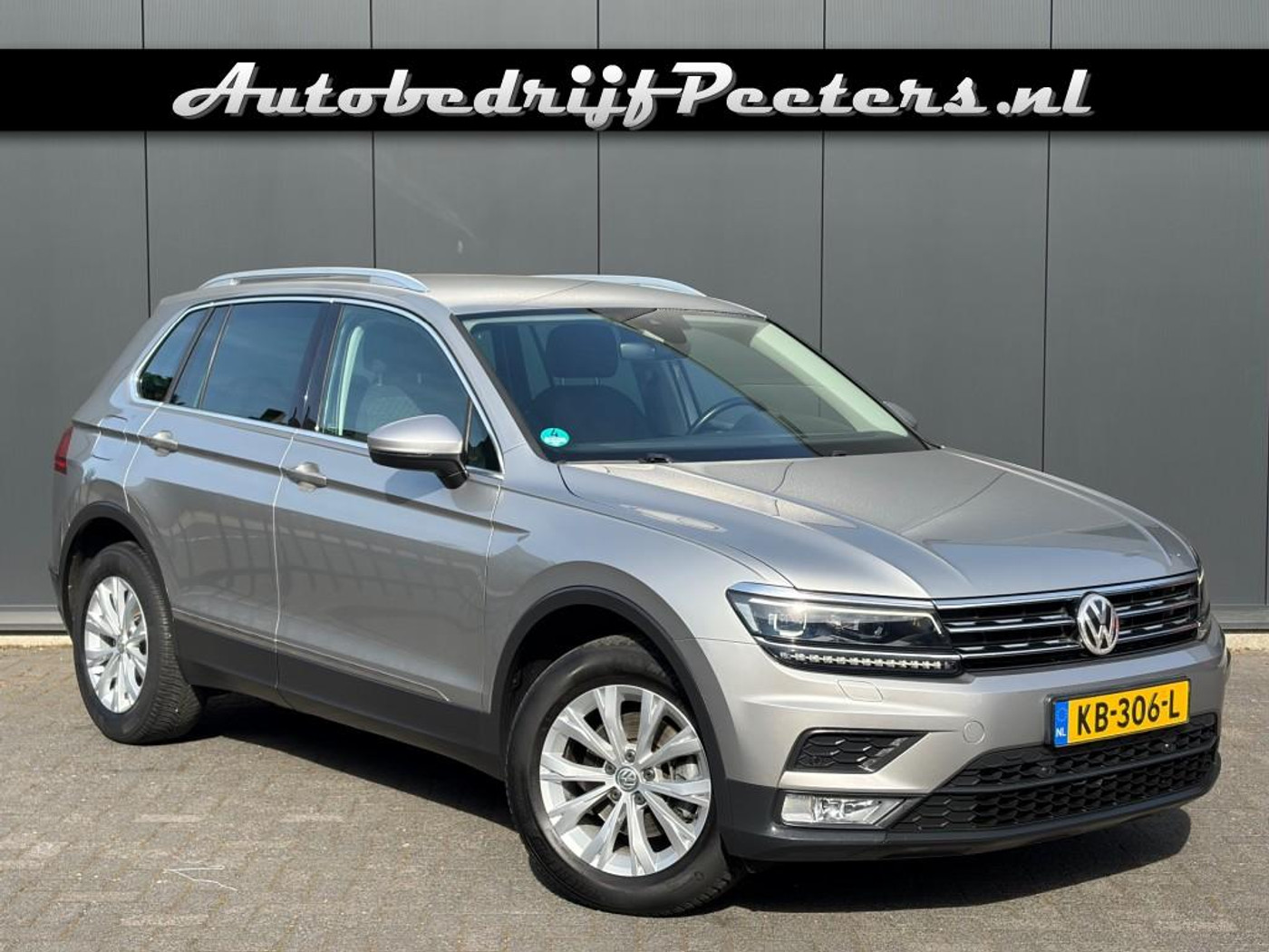 Volkswagen Tiguan 1.4 TSI DSG Connected 1e eigenaar Navi LED Cruise e.trekhaak NL-auto 2016 - voorkant