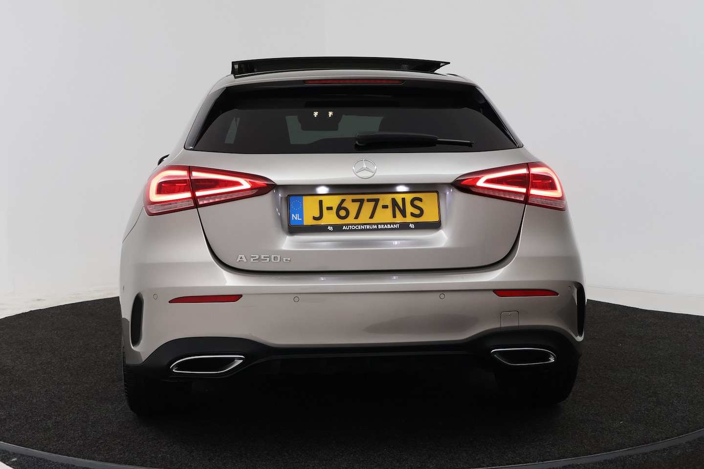 Foto van Mercedes-Benz A 250 E