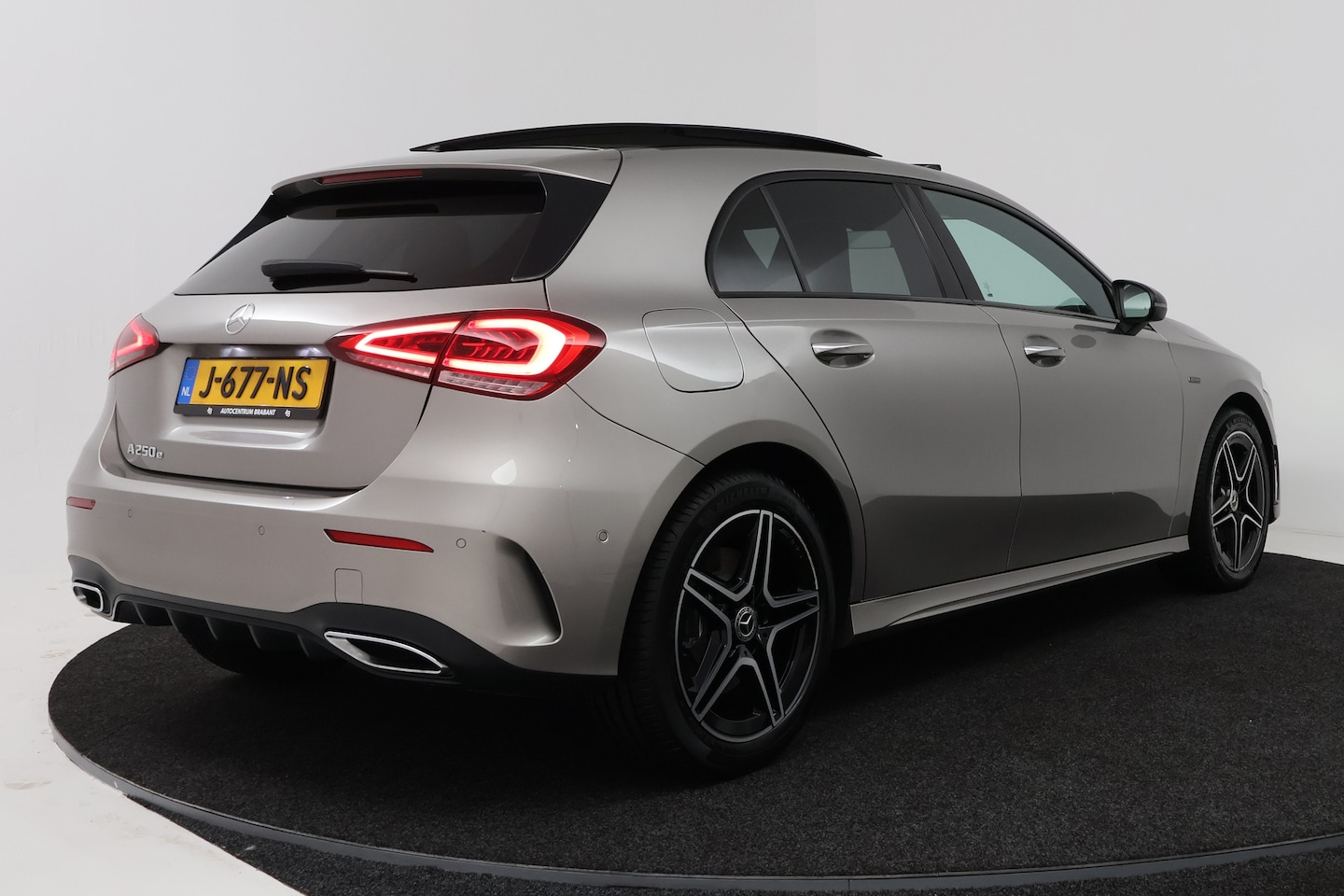 Foto van Mercedes-Benz A 250 E