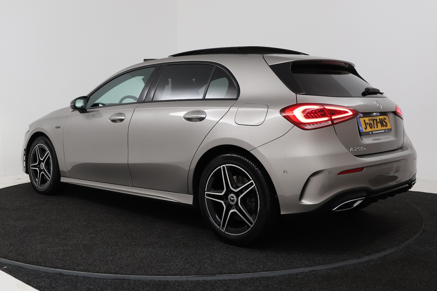 Foto van Mercedes-Benz A 250 E