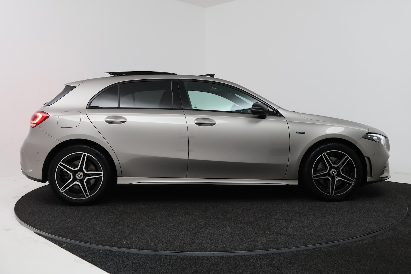 Foto van Mercedes-Benz A 250 E