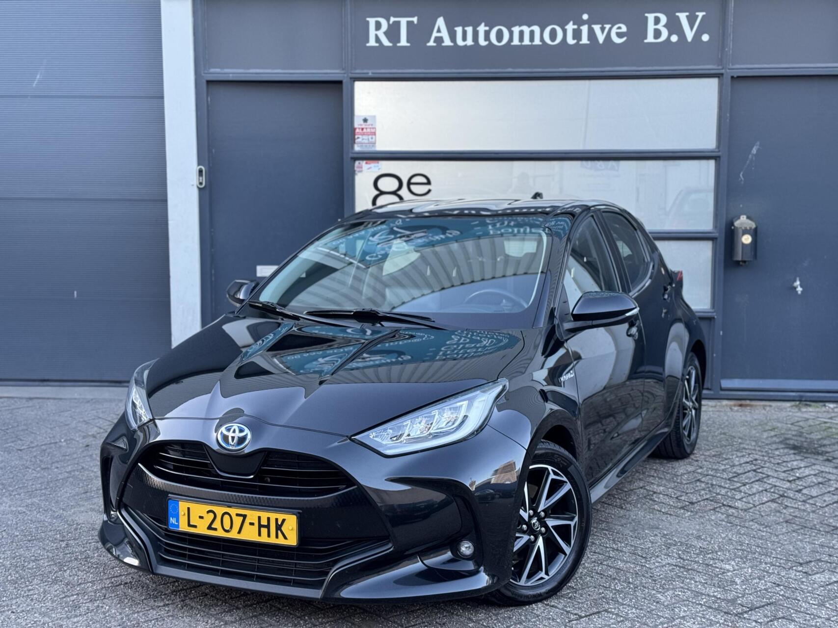 Toyota Toyota Yaris 1.5 Hybrid Dynamic 2021 - voorkant