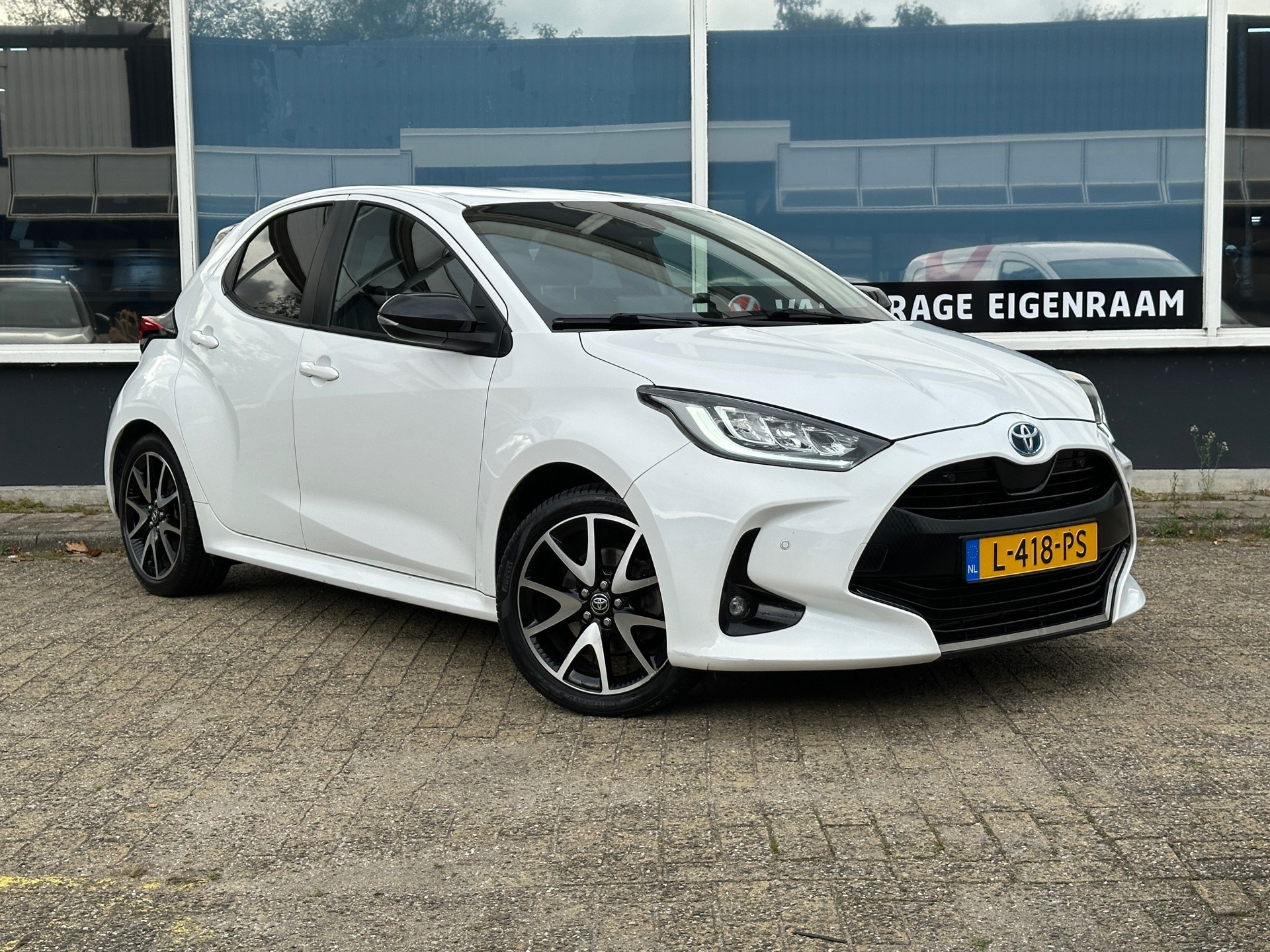 Toyota Toyota Yaris 1.5 Hybrid Executive/HUD/JBL/BLINDSPOT/LEDER 2021 - voorkant