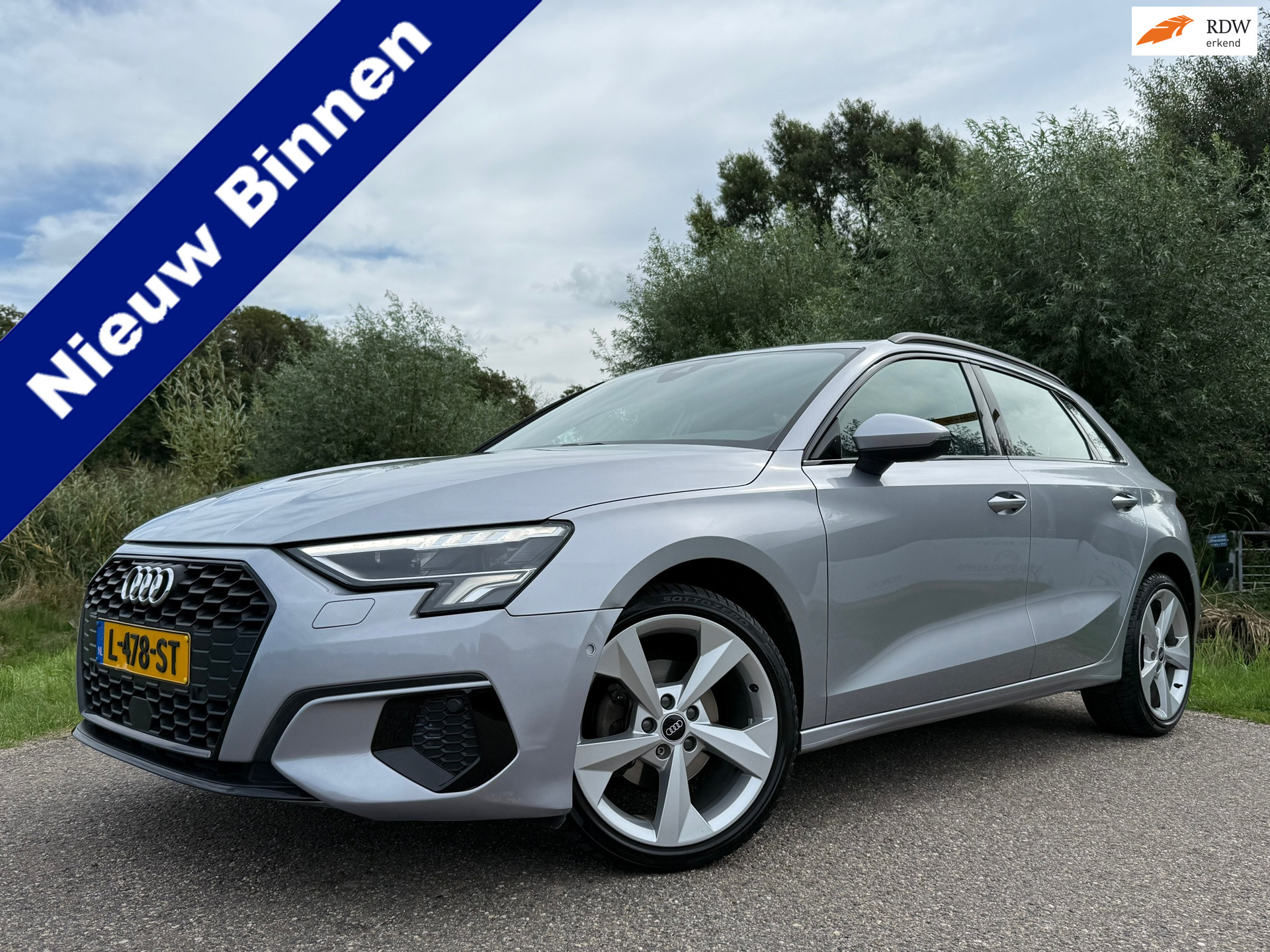 Audi A3 Sportback 30 TFSI Advanced edition Automaat / Apple CarPlay-Android Auto / 18" Velgen / Key-Less / Clima / PDC / Cruise / 2021 - voorkant