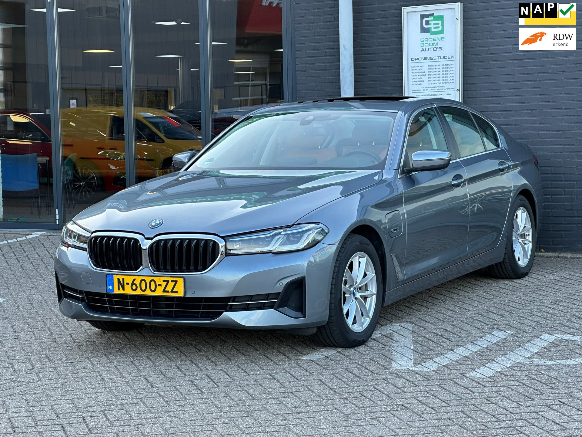 BMW 520e 520e Business Edition Plus/1STE EG/NAVI/CAMERA/NL AUTO-NAP!! 2022 - voorkant