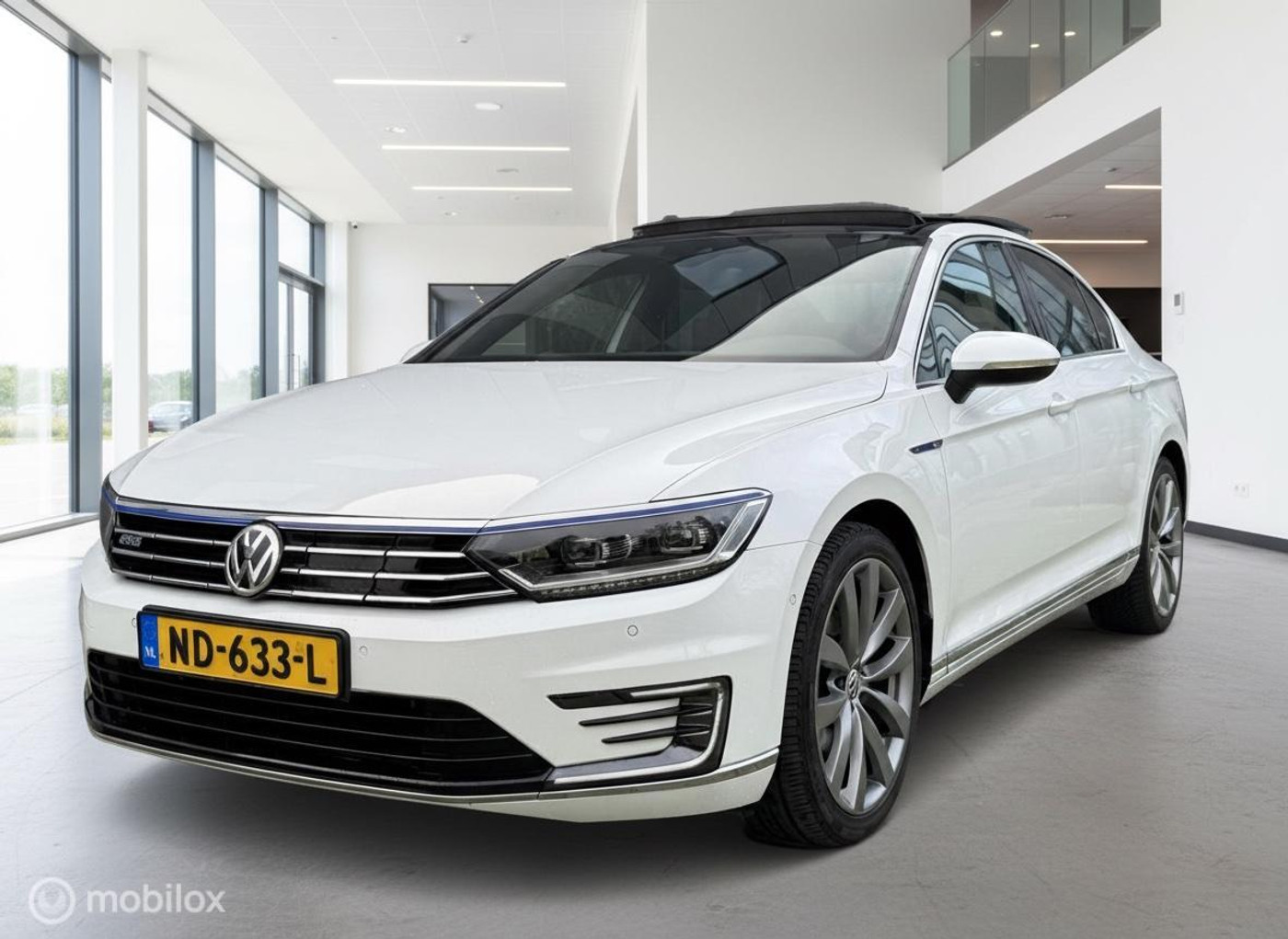 Volkswagen Passat 1.4 TSI GTE Highline Camera|Navi|Pano| 2016 - voorkant