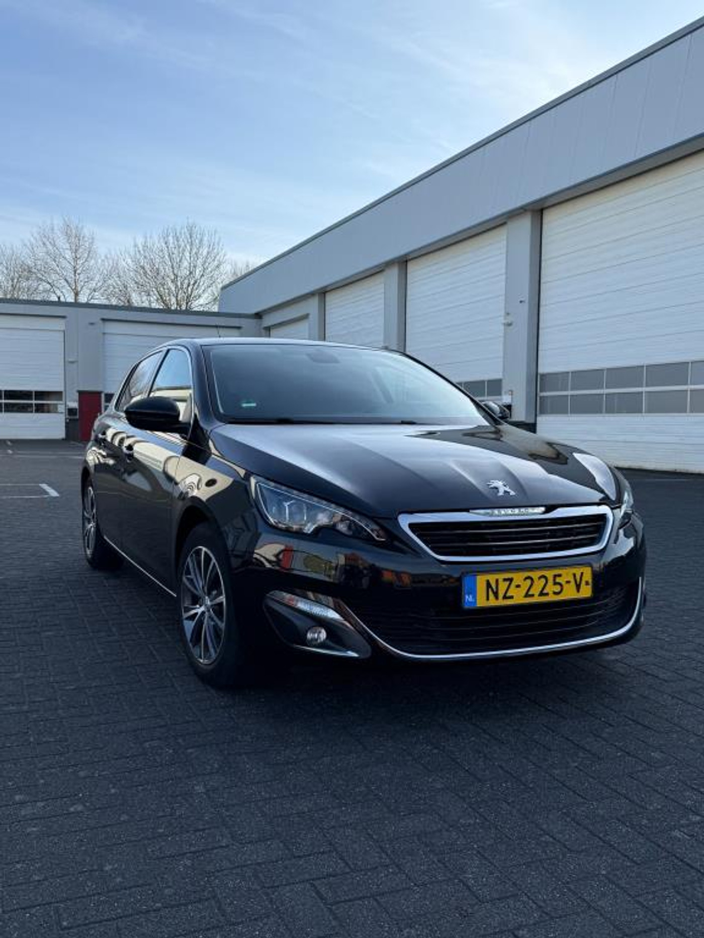 Peugeot 308 1.2 PureTech Allure 2017 - voorkant