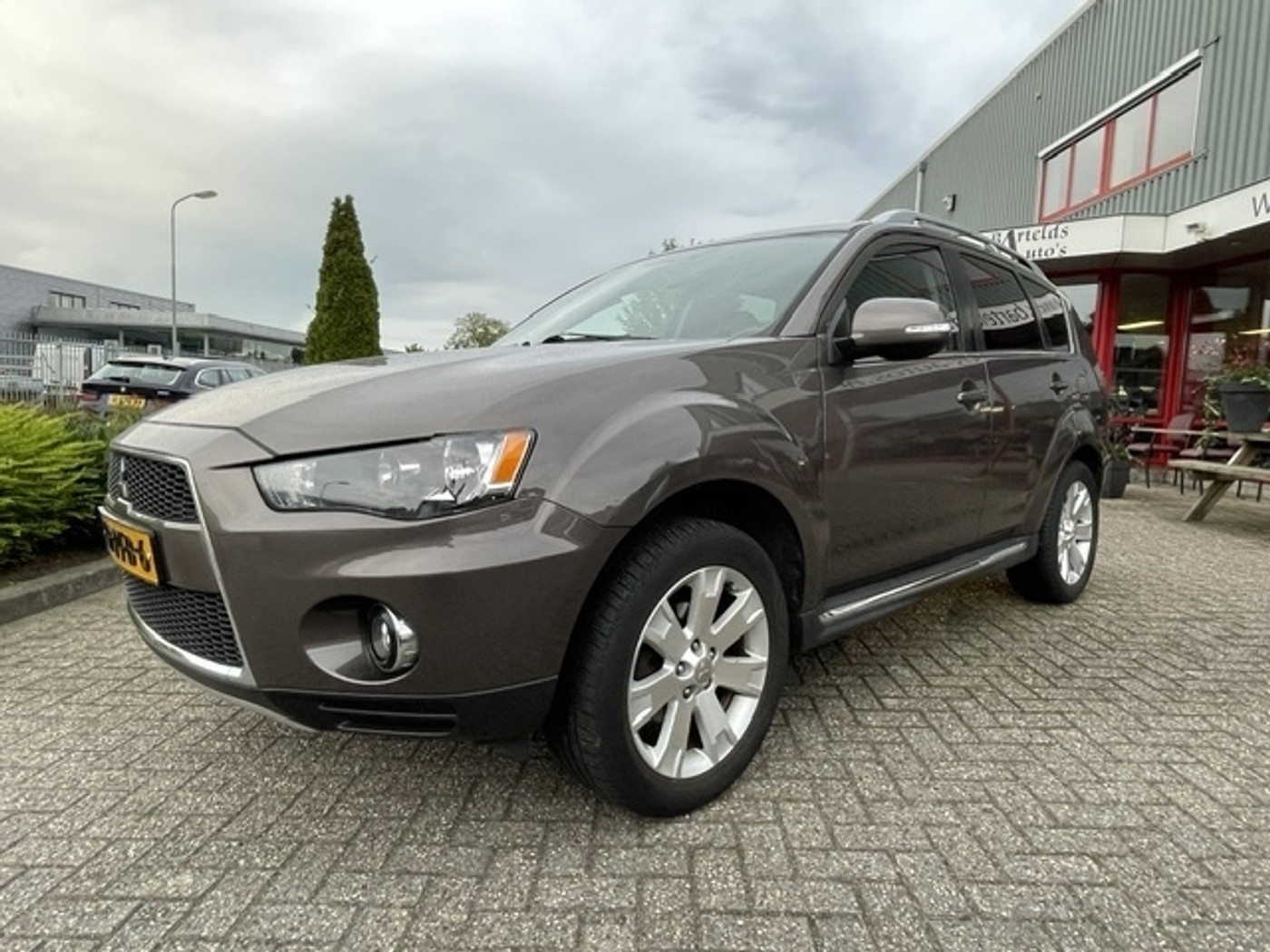 Mitsubishi Mitsubishi Outlander 2.0 Intro Edition trekhaak nette auto 2011 - voorkant