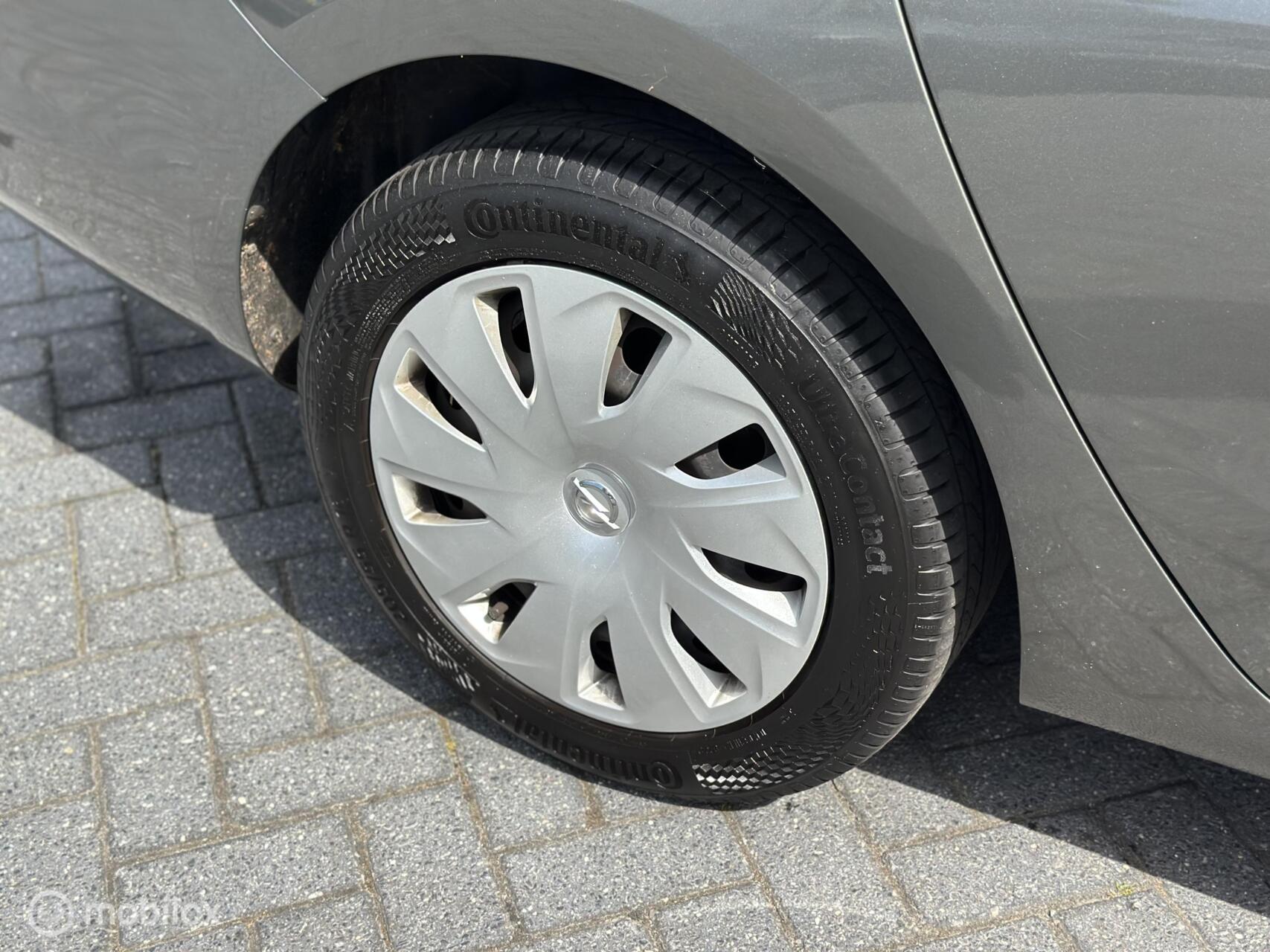 Foto van Opel Astra Sports Tourer
