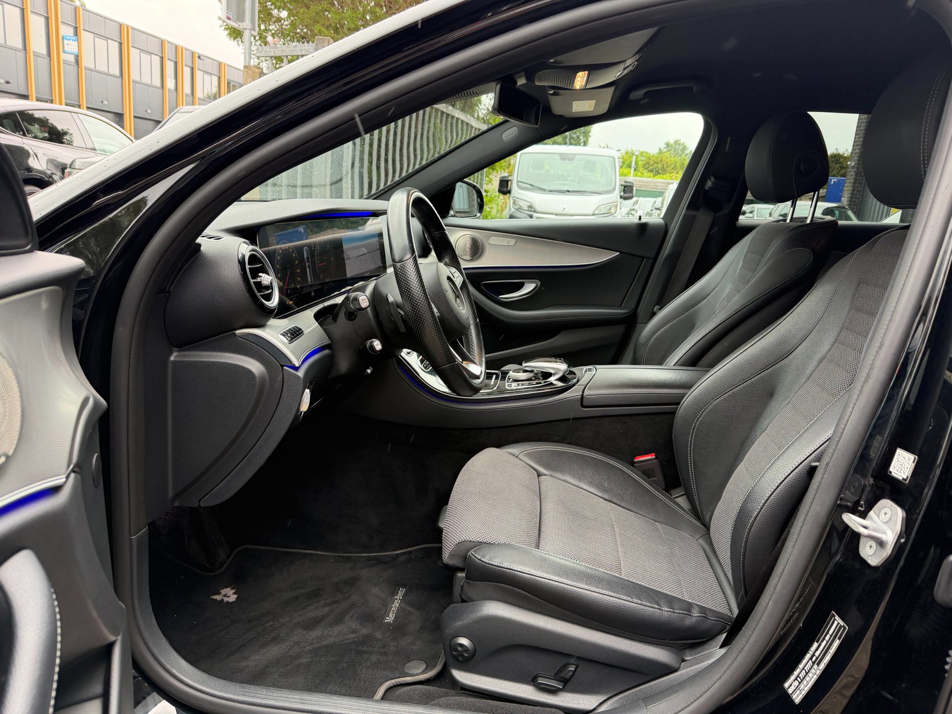 Foto van Mercedes-Benz E 220 D