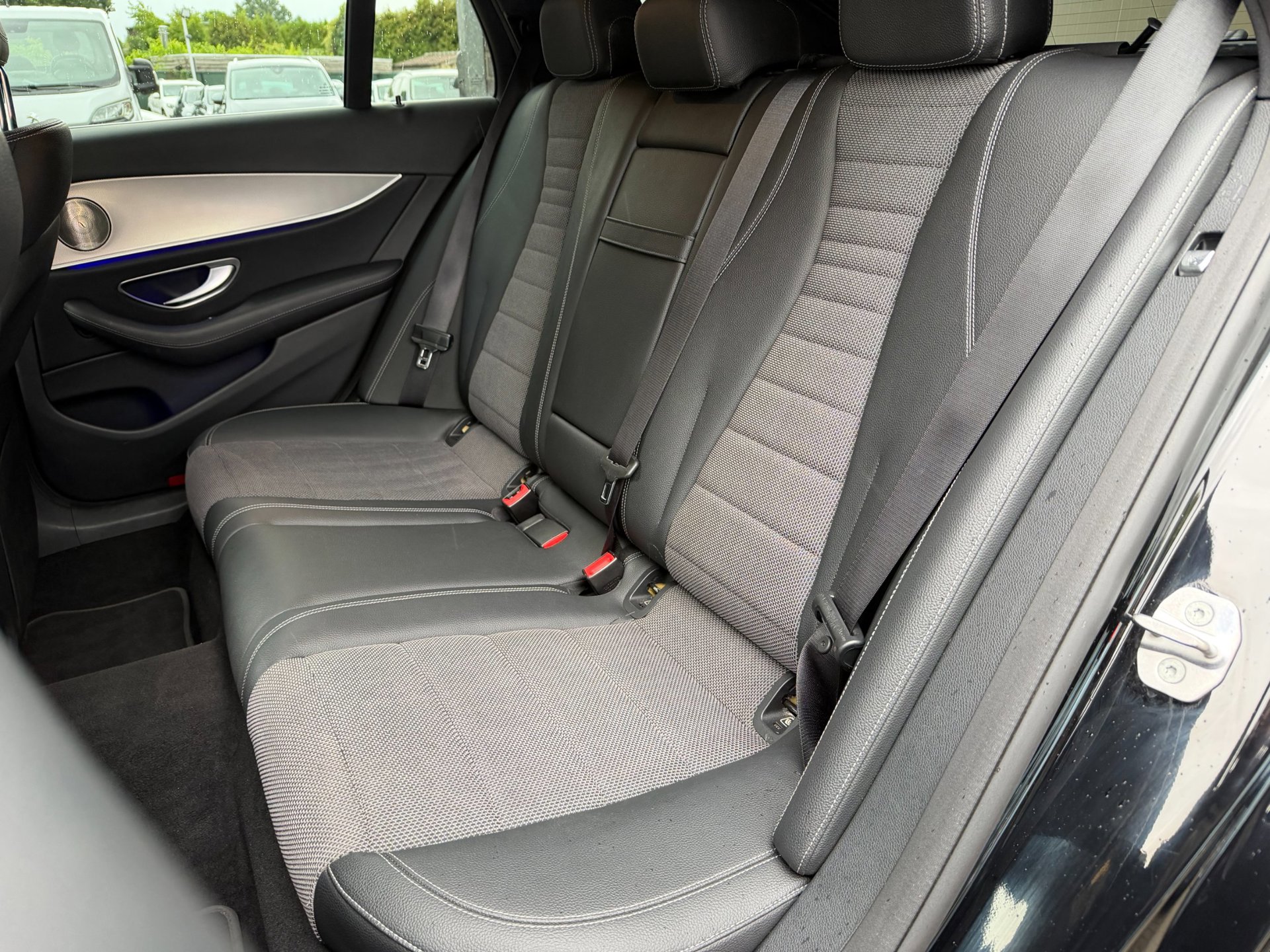 Foto van Mercedes-Benz E 220 D
