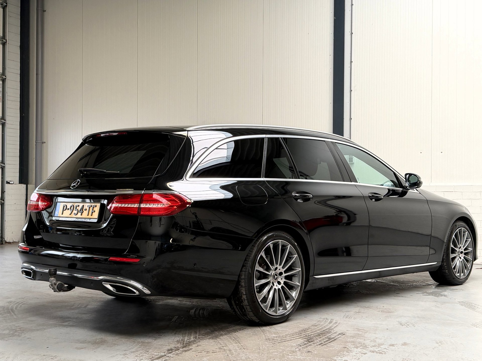 Foto van Mercedes-Benz E 220 D
