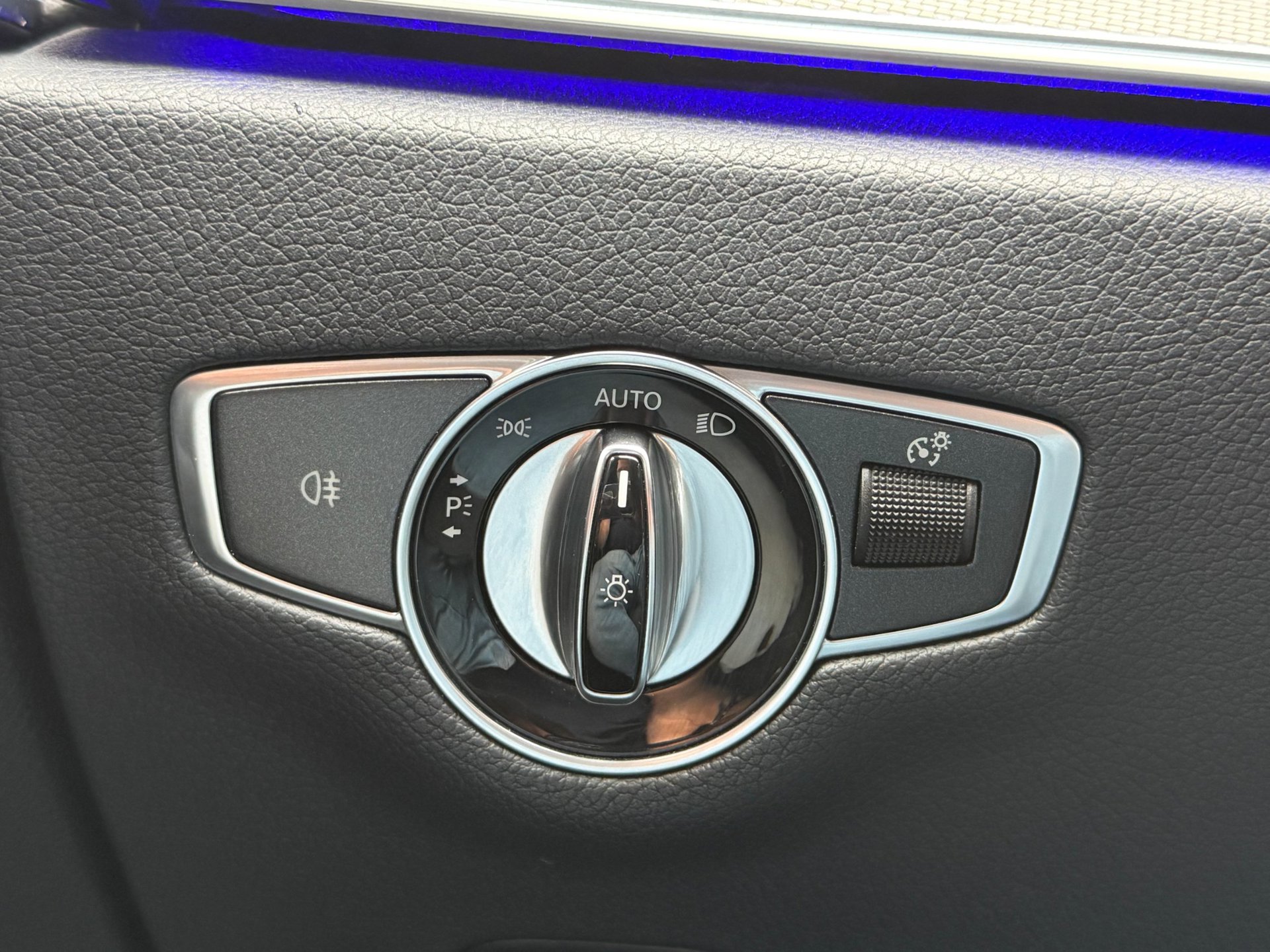 Foto van Mercedes-Benz E 220 D