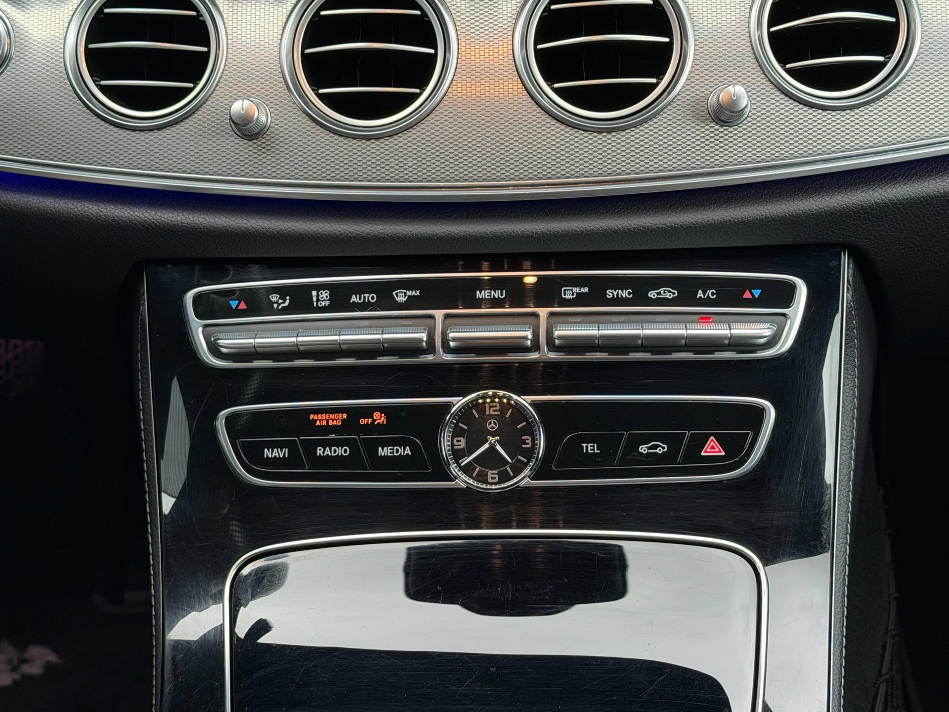 Foto van Mercedes-Benz E 220 D