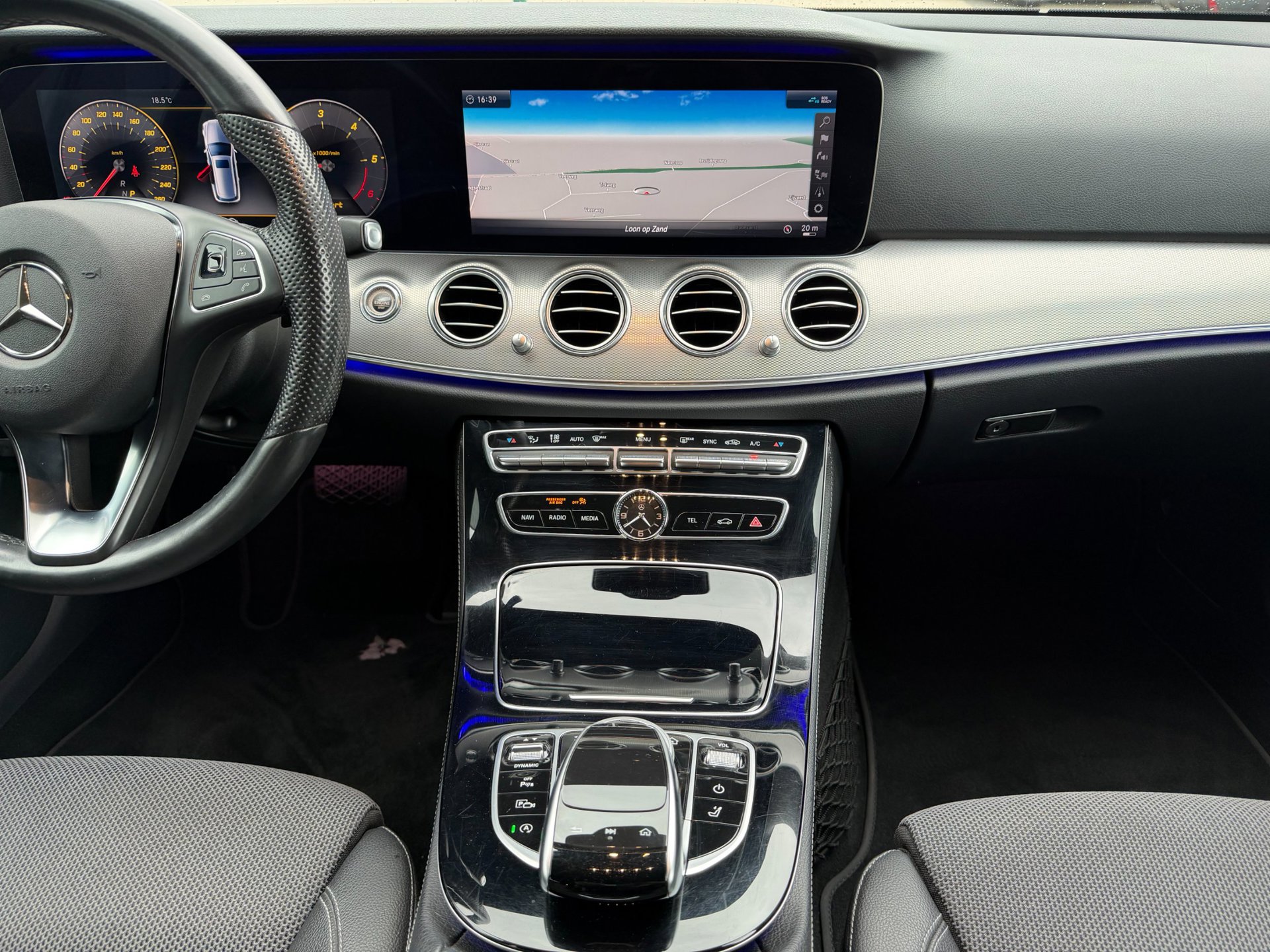 Foto van Mercedes-Benz E 220 D