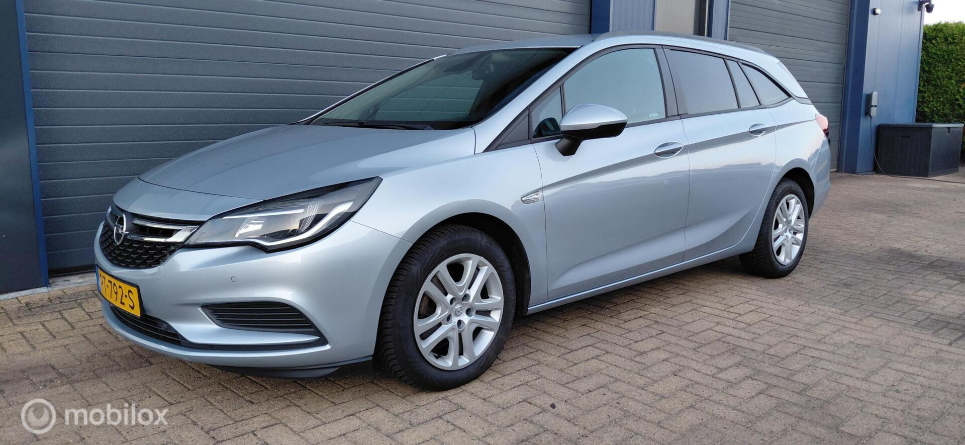 Opel Astra Sports Tourer 1.0 Business Executive 2017 - voorkant