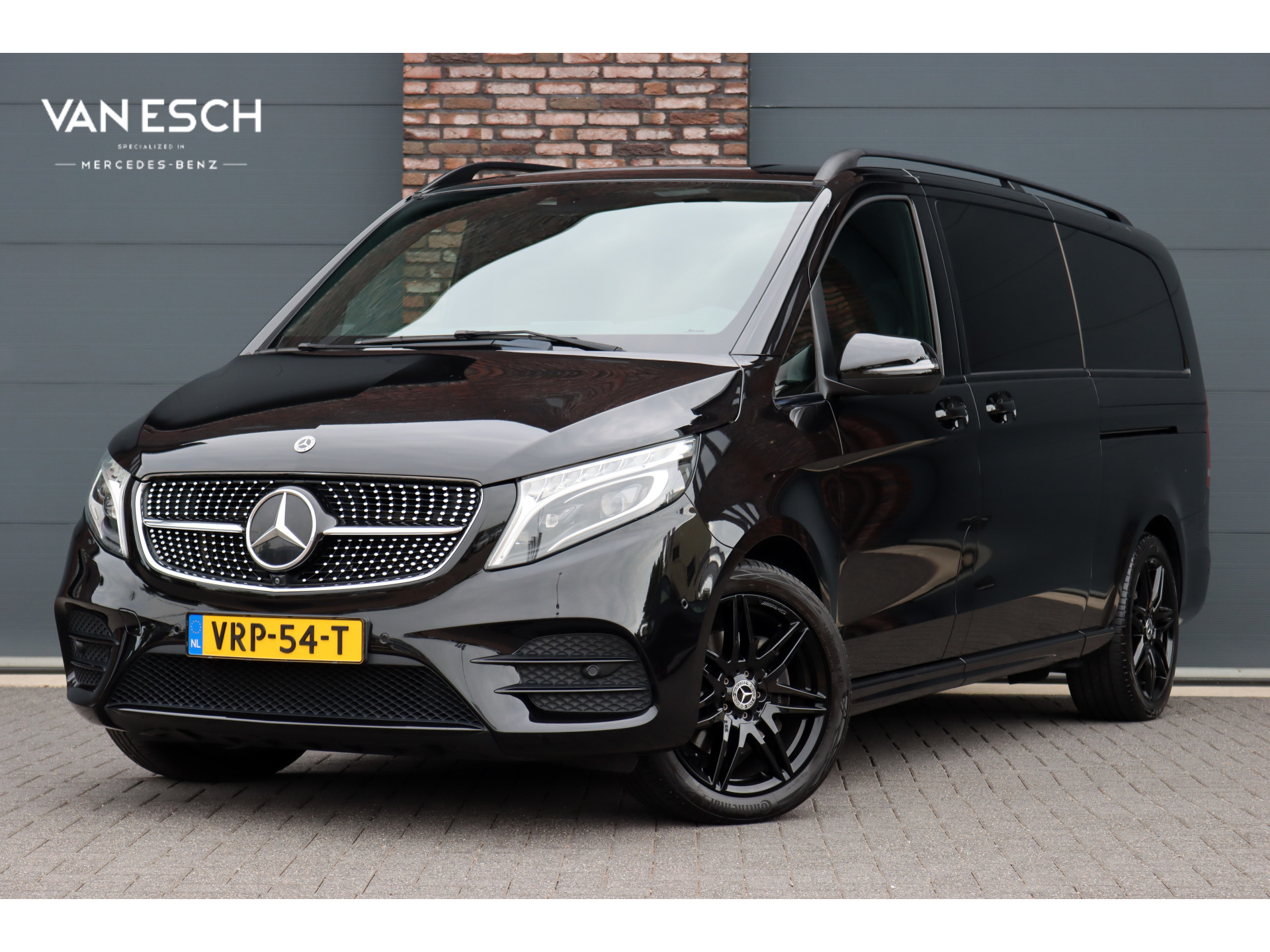 Mercedes-Benz V-klasse 300d 4MATIC Extra Lang DC AMG Line | 2022 - voorkant