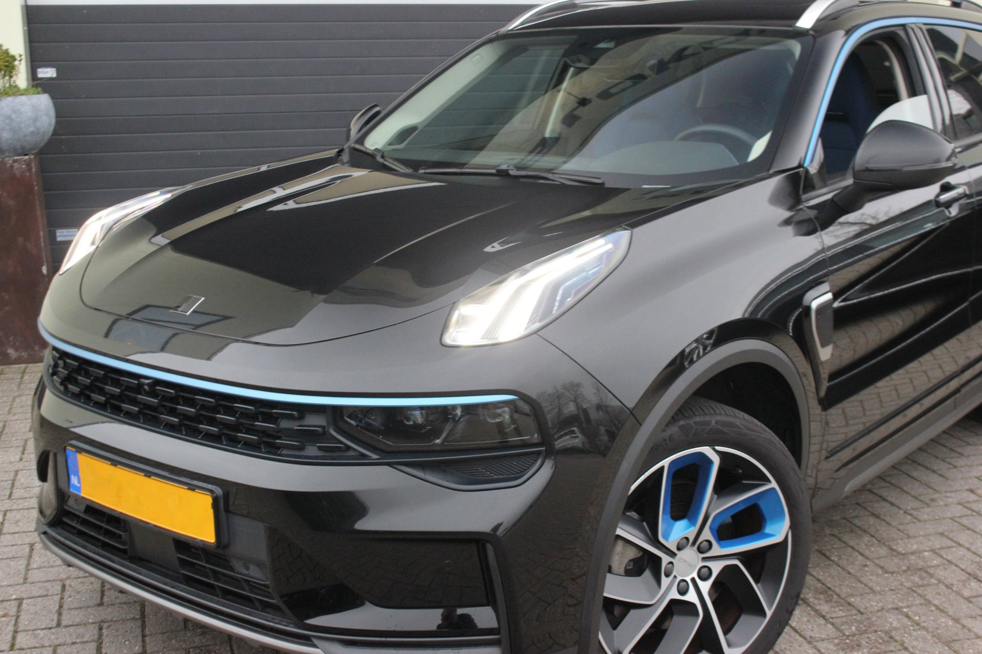 Foto van Lynk&co LYNK & Co 01