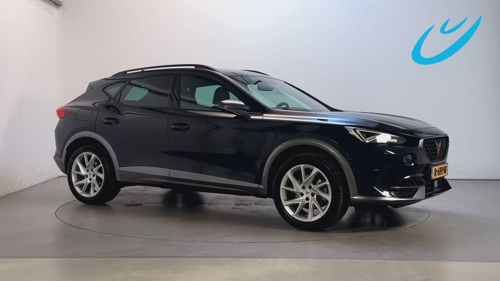 Cupra Formentor 1.5 TSI 150pk DSG Business Edition Sfeerverlichting Camera Trekhaak Stoelverwarming App-Connect 2022 - voorkant