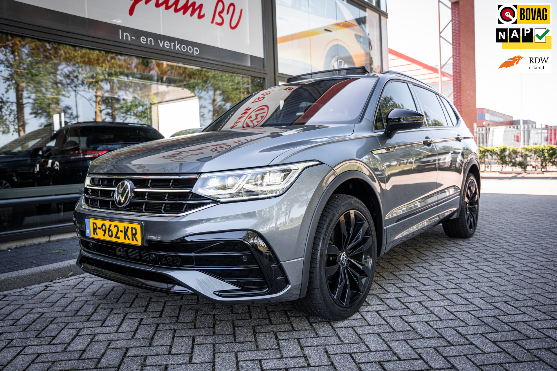 Volkswagen Tiguan 1.5 TSI R-Line Business+ | 7 persoons | Panoramadak | Leder | Trekhaak | Carplay | Stoel en stuurverw.| 2022 - voorkant