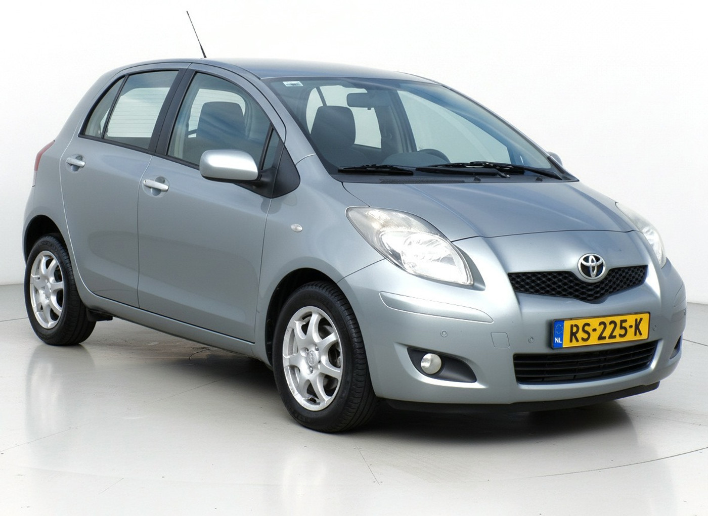 Toyota Toyota Yaris 1.4 D-4D Aspiration|AUT|Cruise|Clima|Navi|PDC 2010 - voorkant