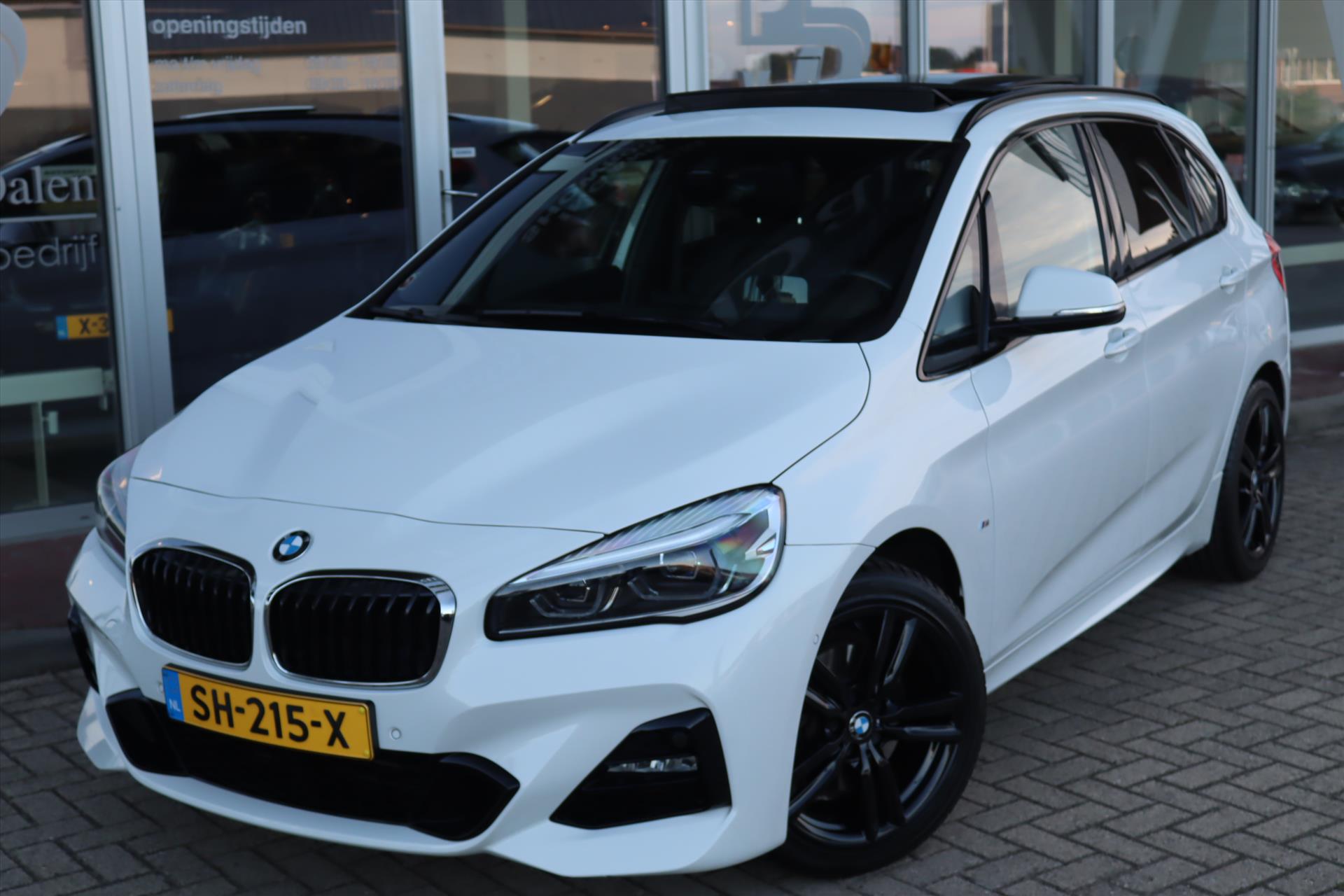 Foto van BMW 220i Active Tourer
