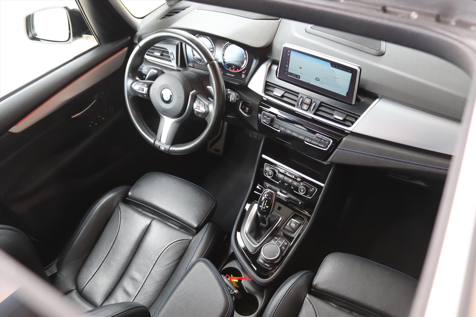 Foto van BMW 220i Active Tourer