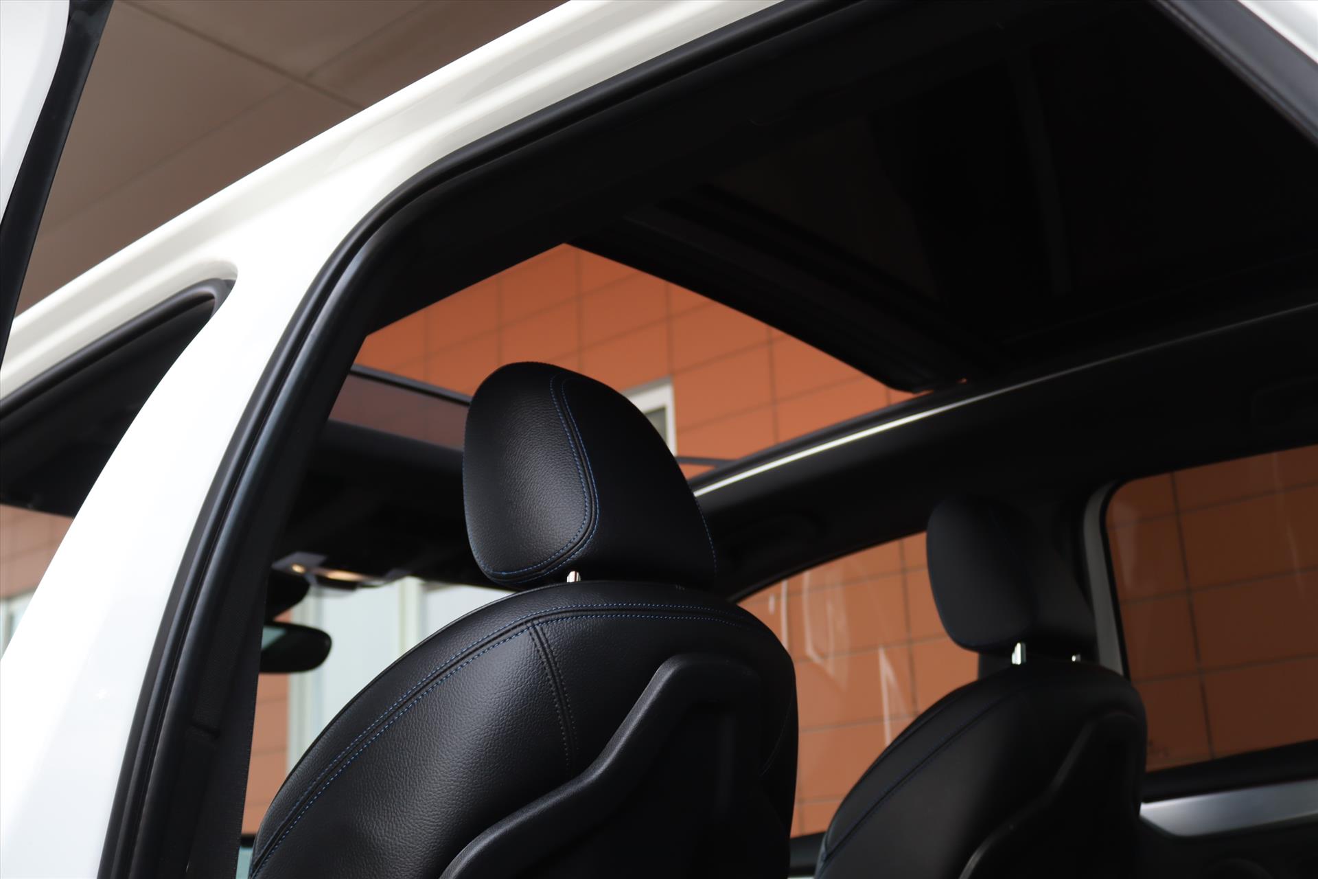 Foto van BMW 220i Active Tourer