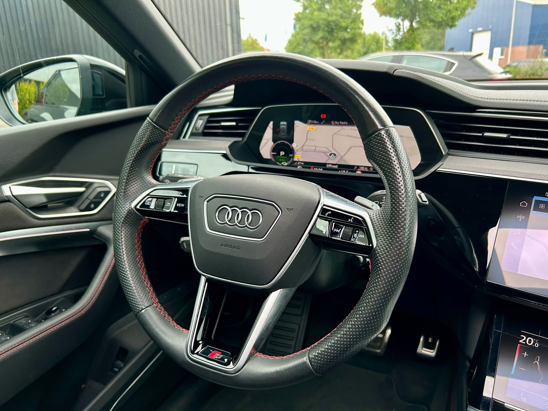 Foto van Audi Q8 55 E-tron