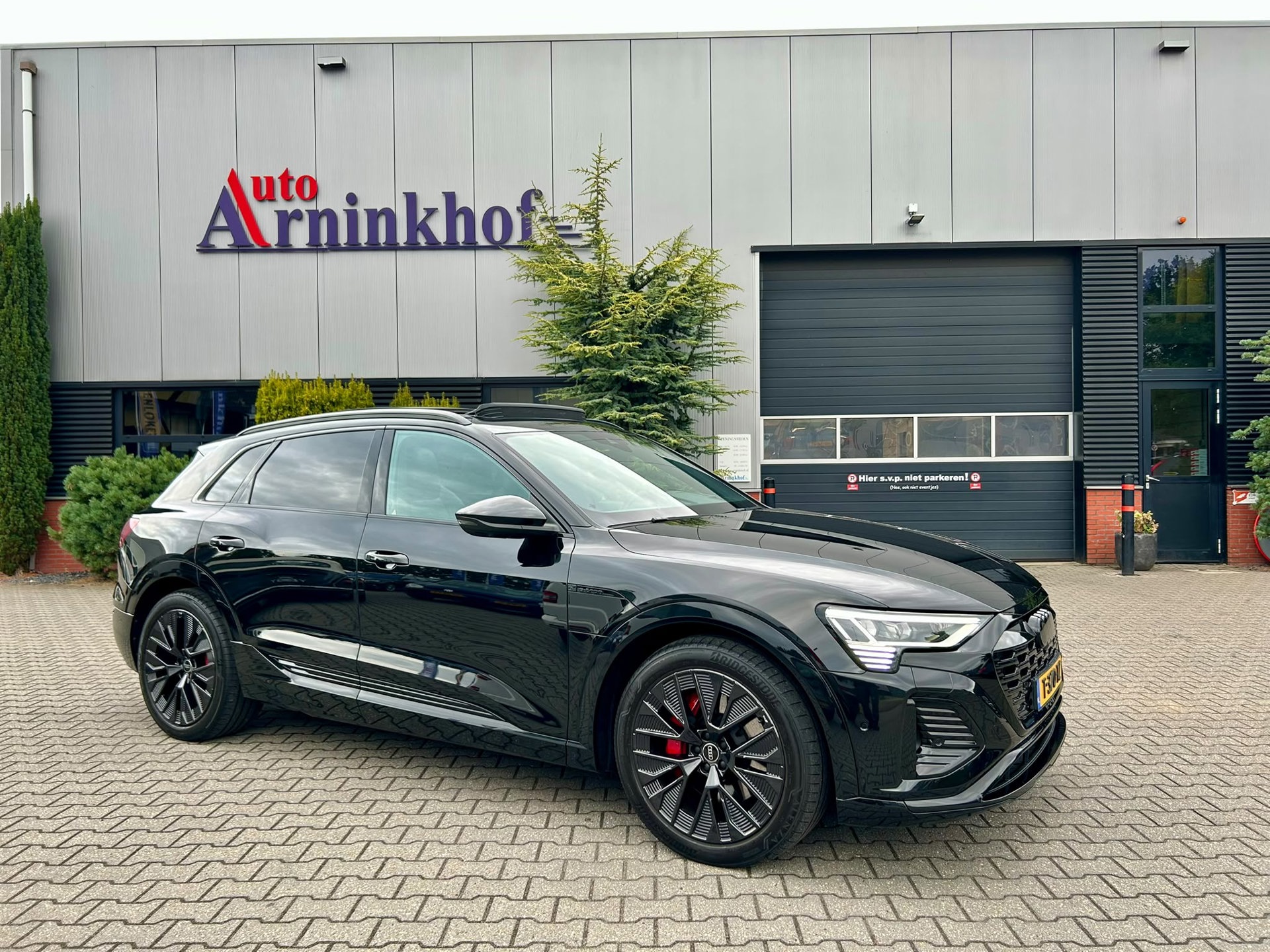 Audi Q8 55 E-tron 55 quattro S Edition 115 kWh 2023 - voorkant