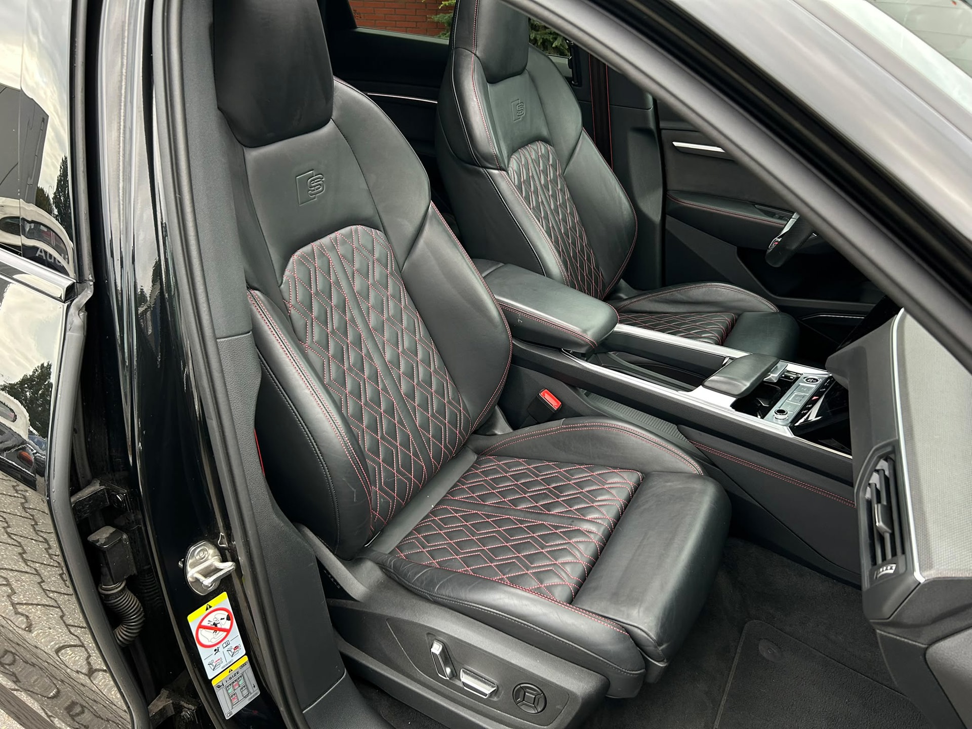 Foto van Audi Q8 55 E-tron
