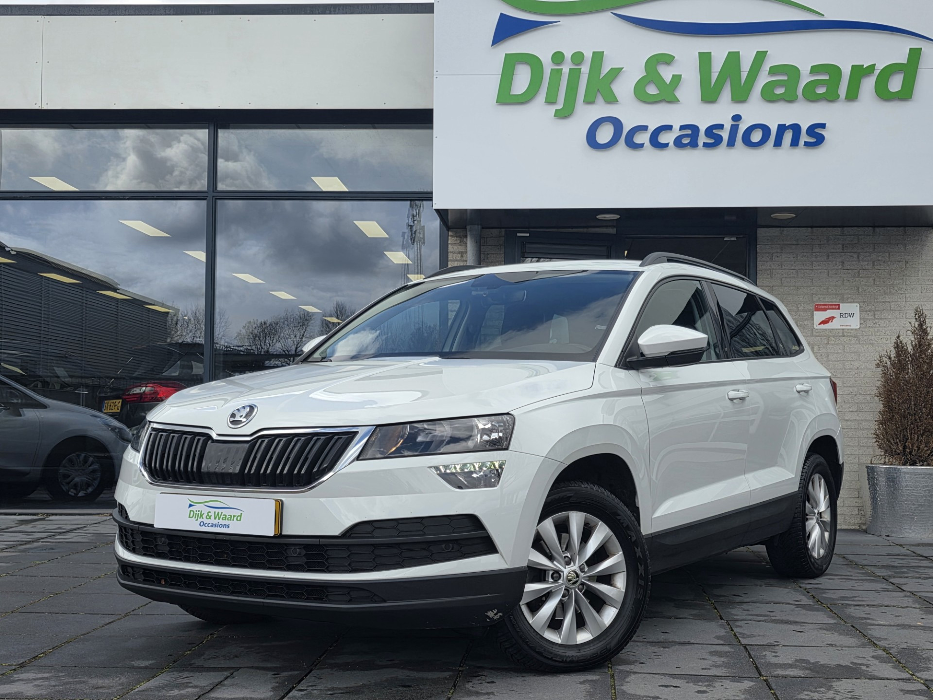 Skoda Karoq 1.5 TSI Automaat – Leder – Cruise – Navigatie – 2020 - voorkant