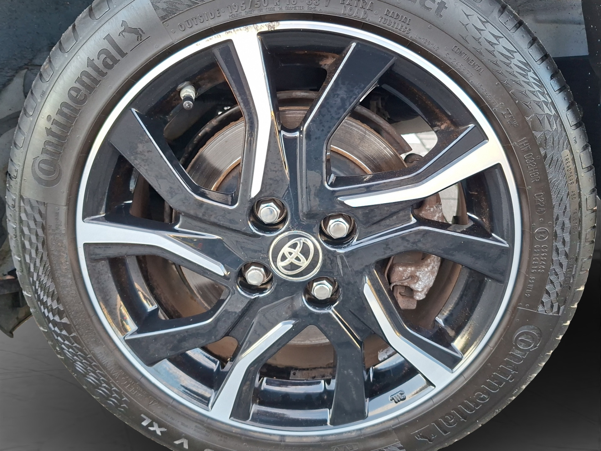 Foto van Toyota Toyota Yaris Hybrid