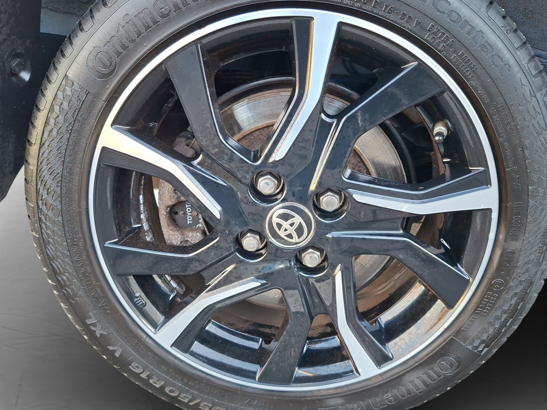 Foto van Toyota Toyota Yaris Hybrid