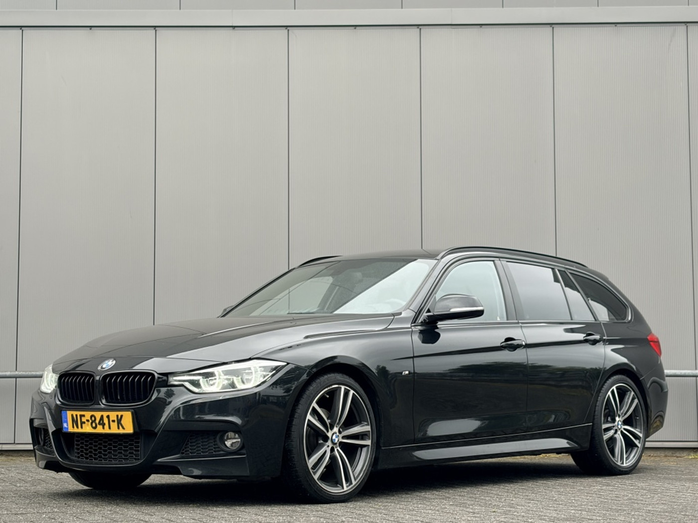 BMW 318i 318i - M PAKKET NAP! - automaat - navi - airco - cruise 2017 - voorkant