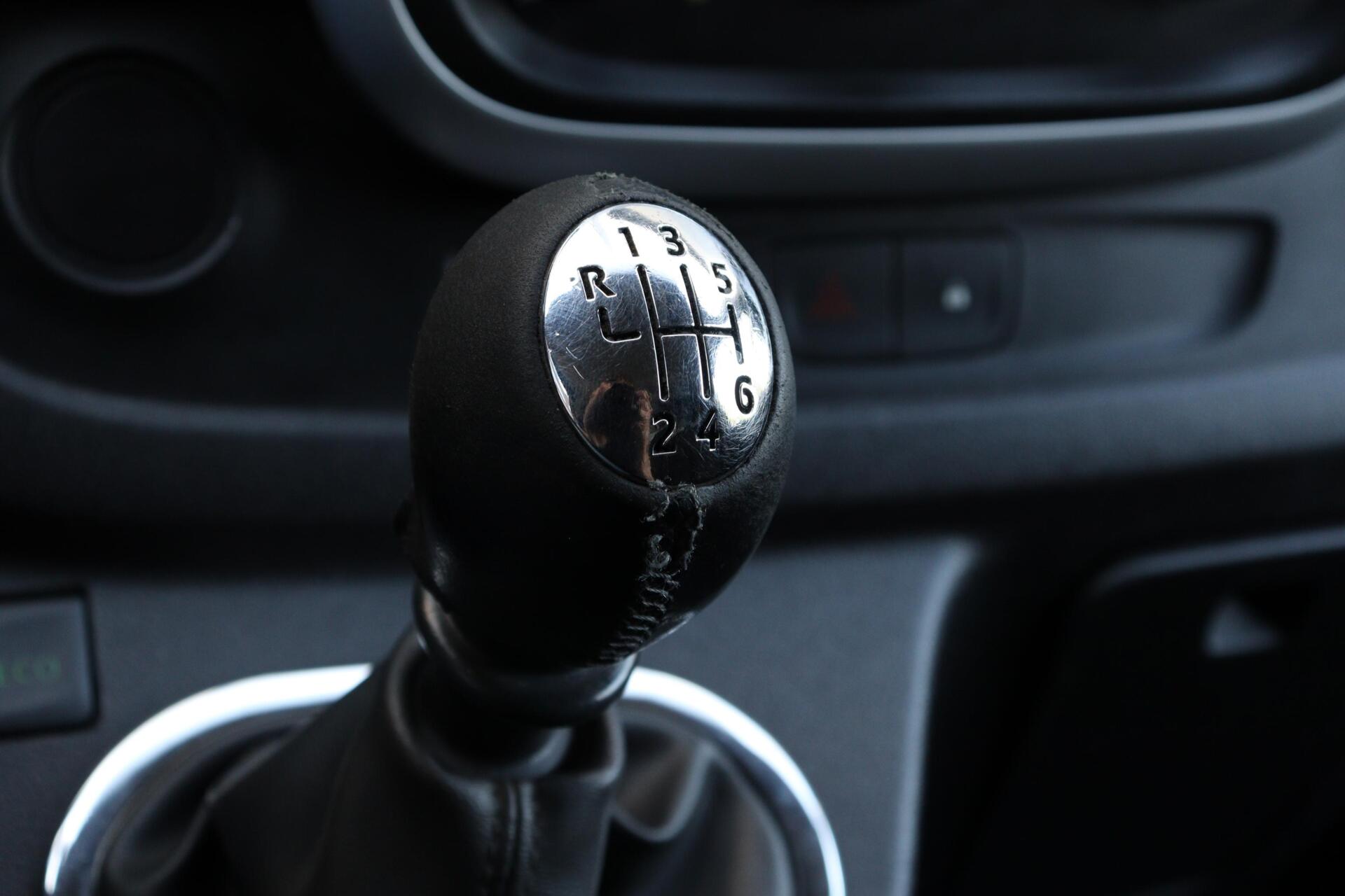 Foto van Opel Vivaro-b