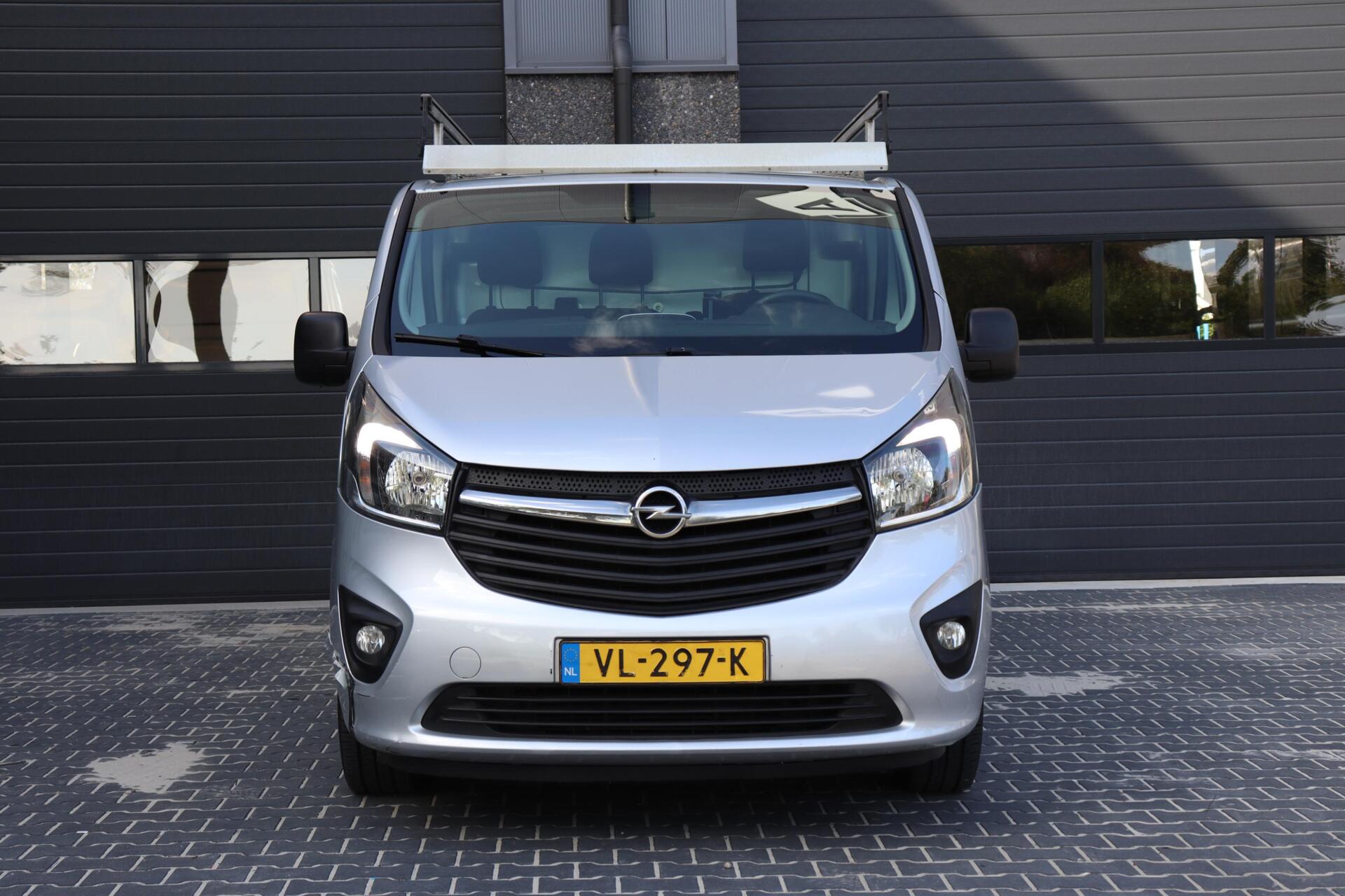 Foto van Opel Vivaro-b