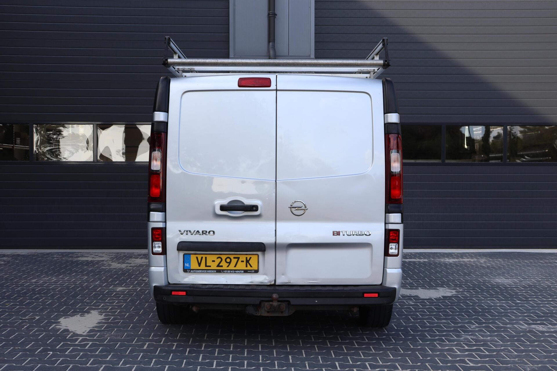 Foto van Opel Vivaro-b