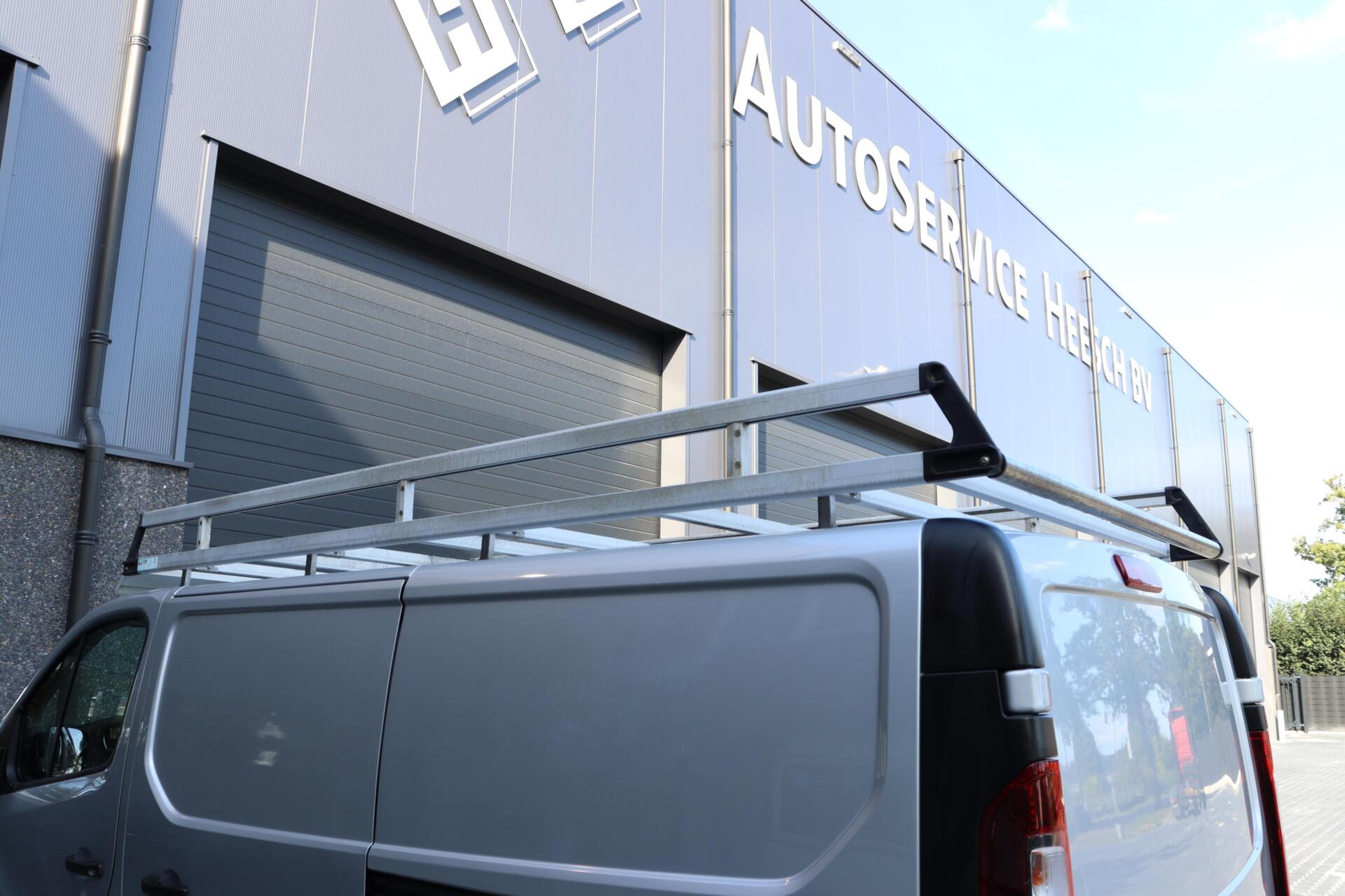 Foto van Opel Vivaro-b