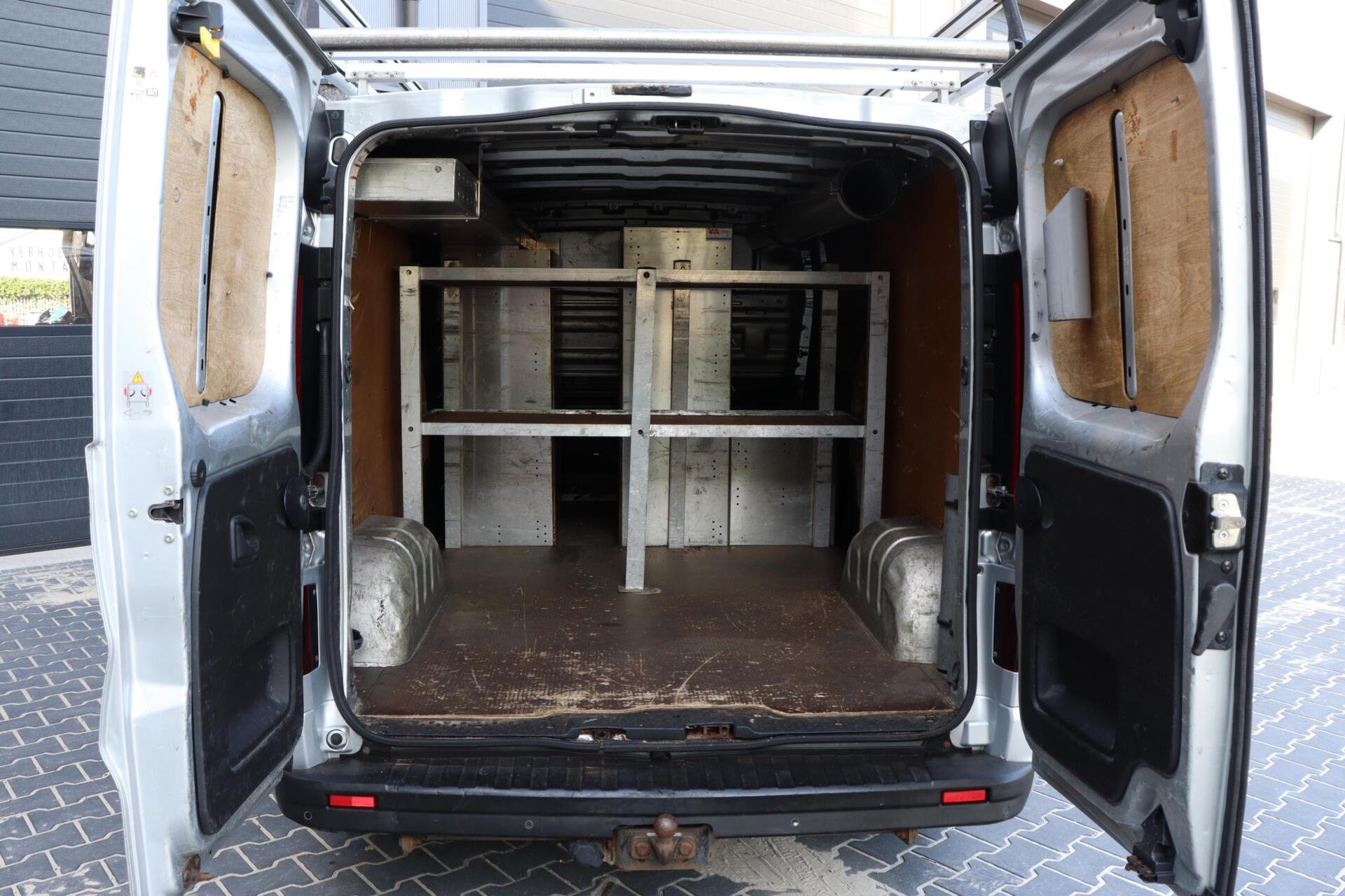 Foto van Opel Vivaro-b