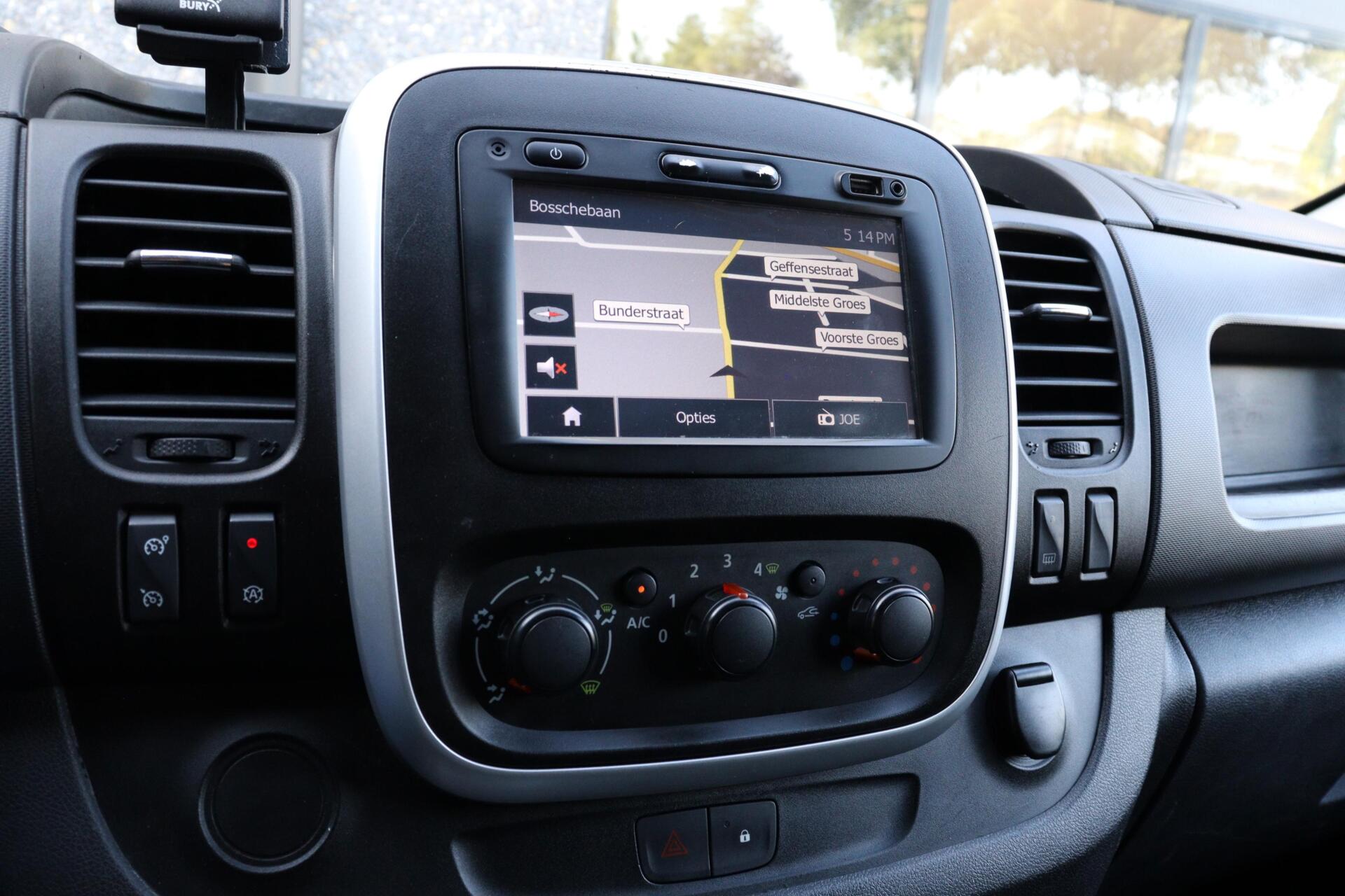 Foto van Opel Vivaro-b
