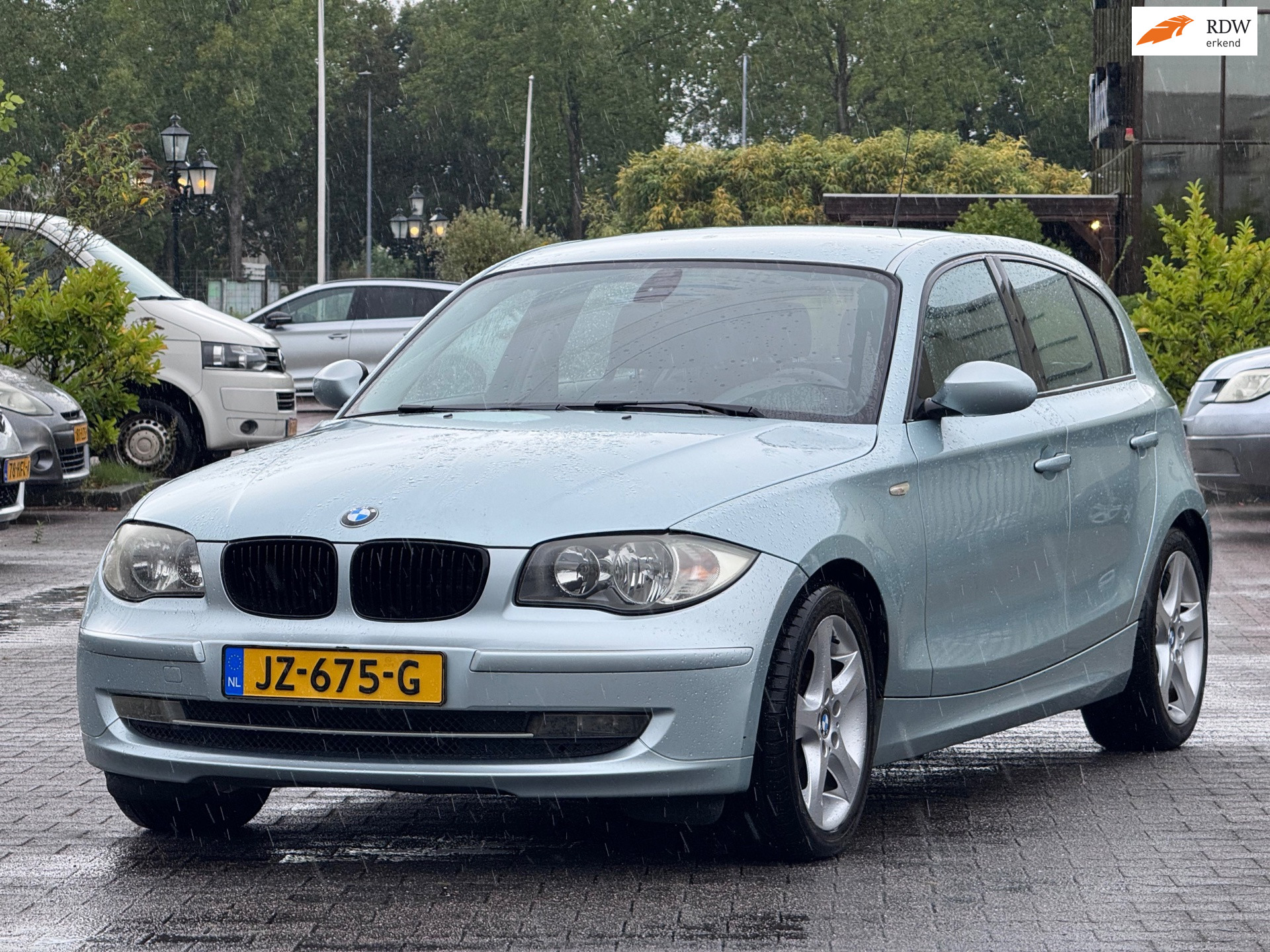 BMW 1er Reihe 118i High Executive | Climate control | Cruise control | LM velgen | Stoelverwarming | 2 sleutels | 2008 - voorkant